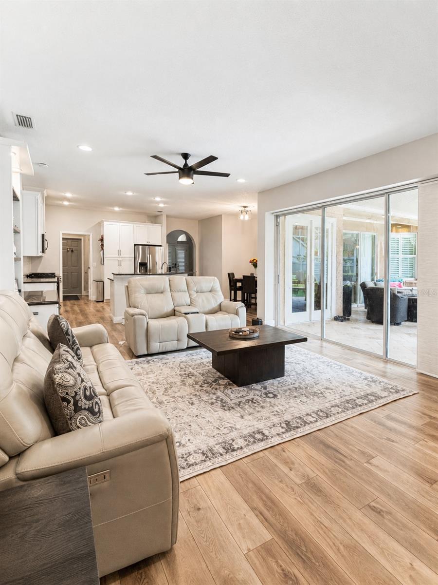 9323 Wellington Park Cir, Tampa, FL 33647