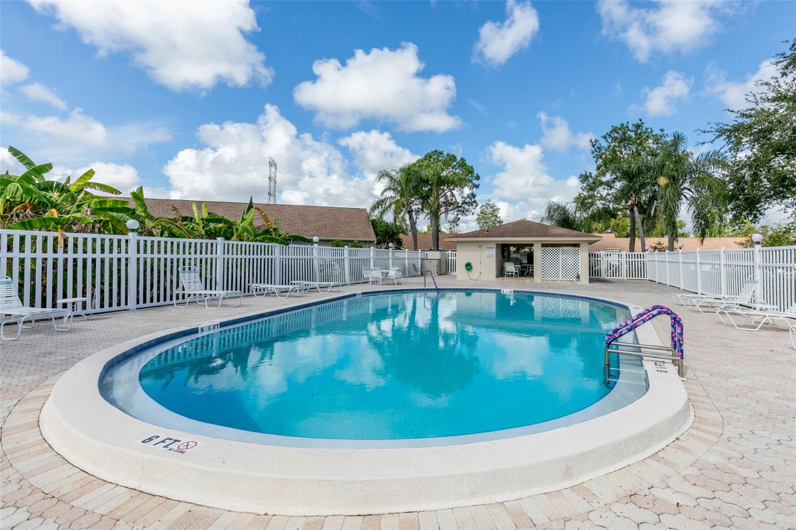 10853 43rd St N #1102, Clearwater, FL 33762