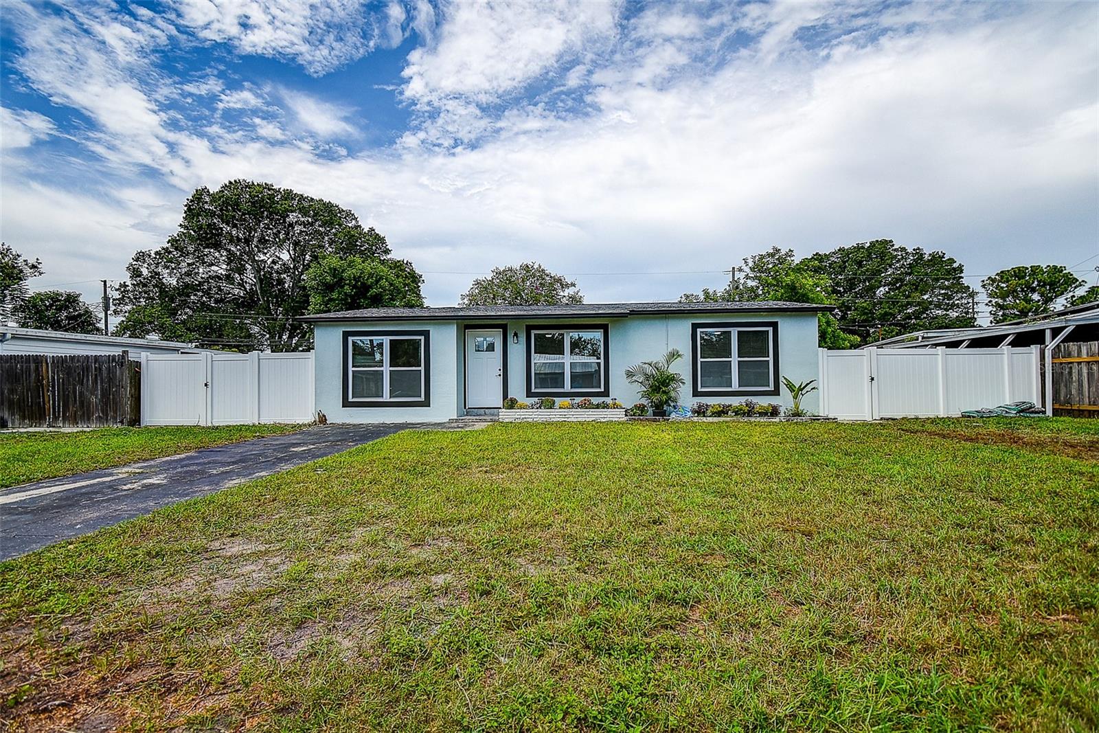 7580 Meadowlawn Dr N, St Petersburg, FL 33702