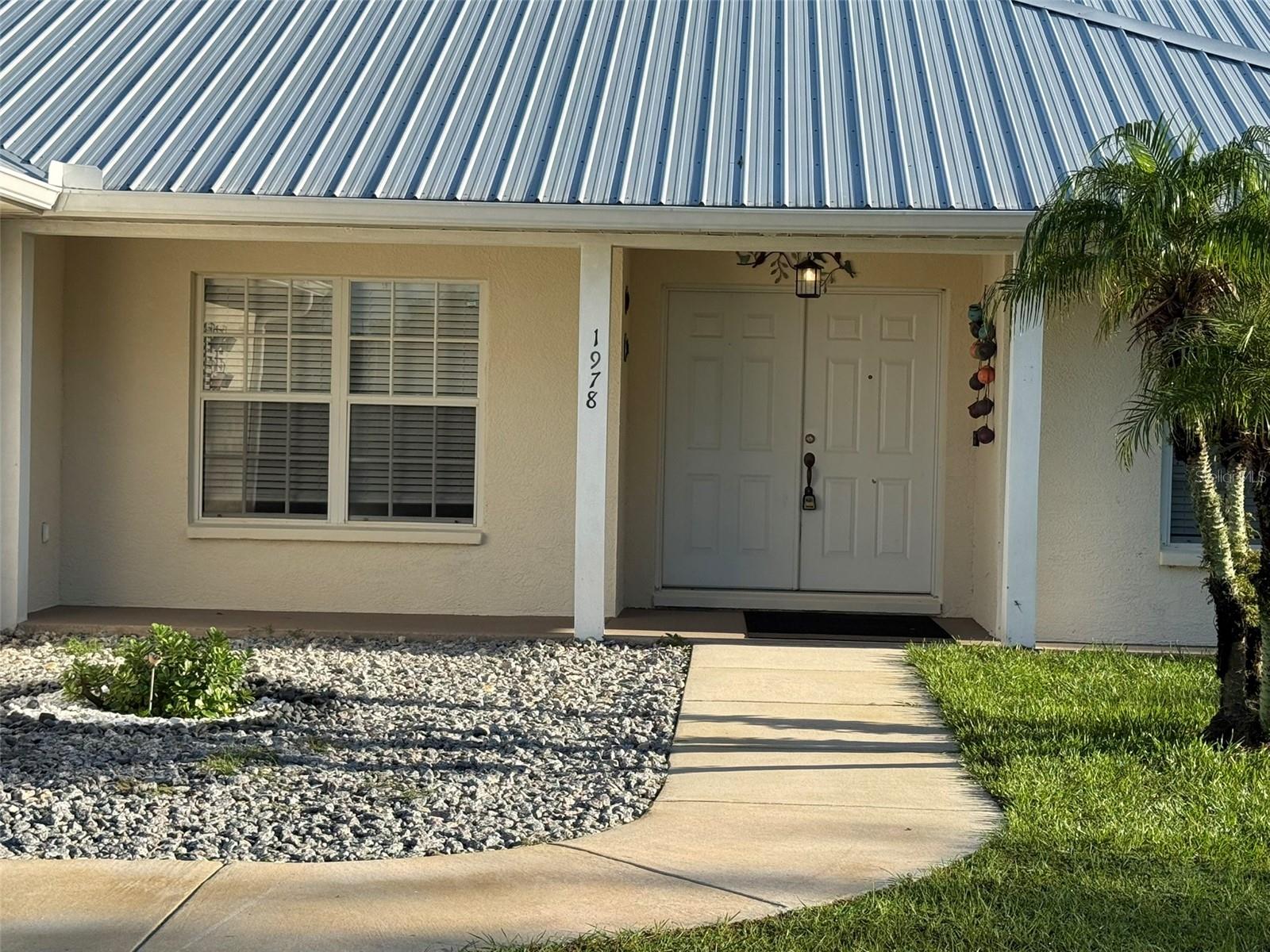 1978 Wooten Rd, Dover, FL 33527