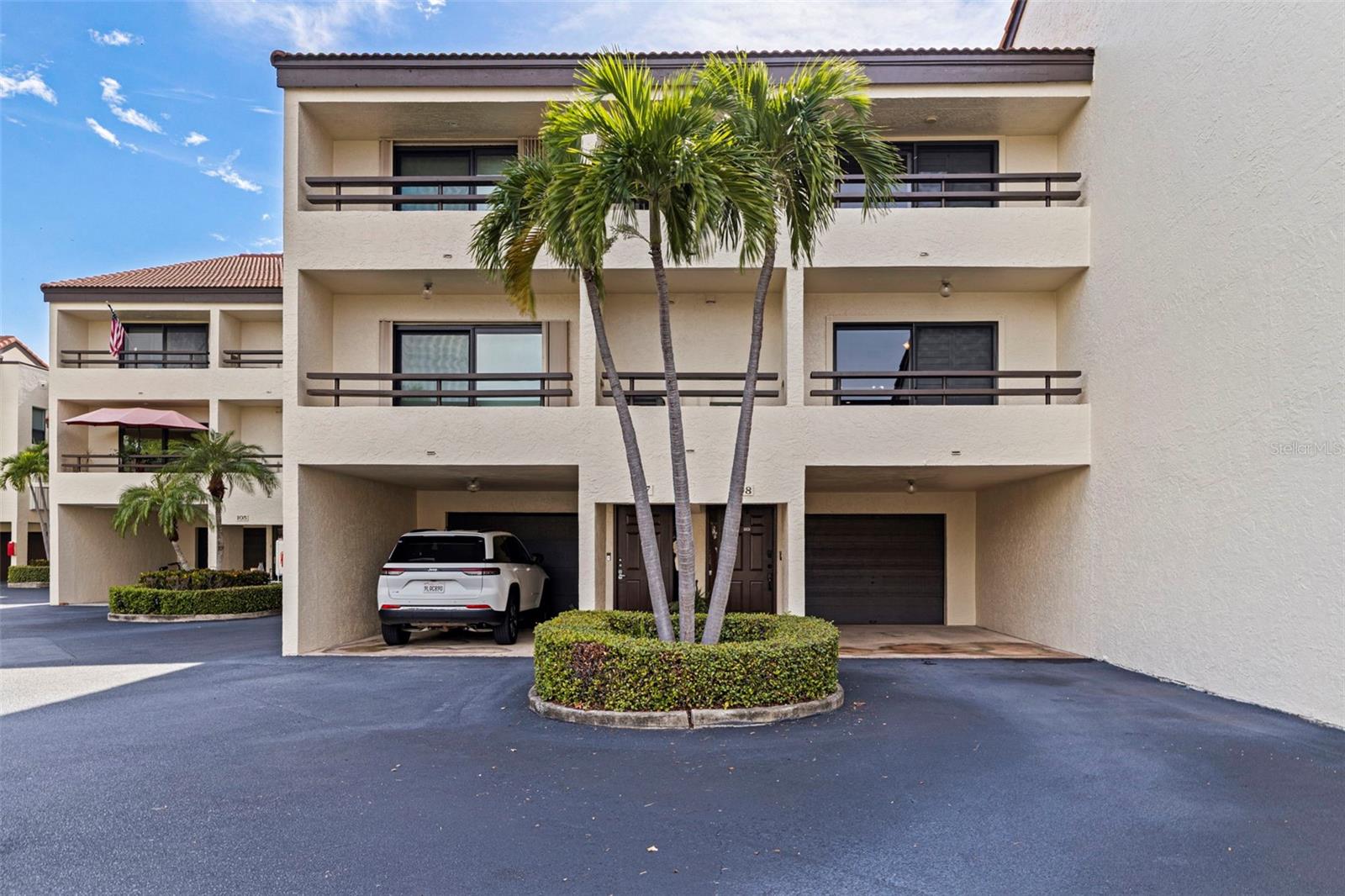 120 1st St E #108, Tierra Verde, FL 33715