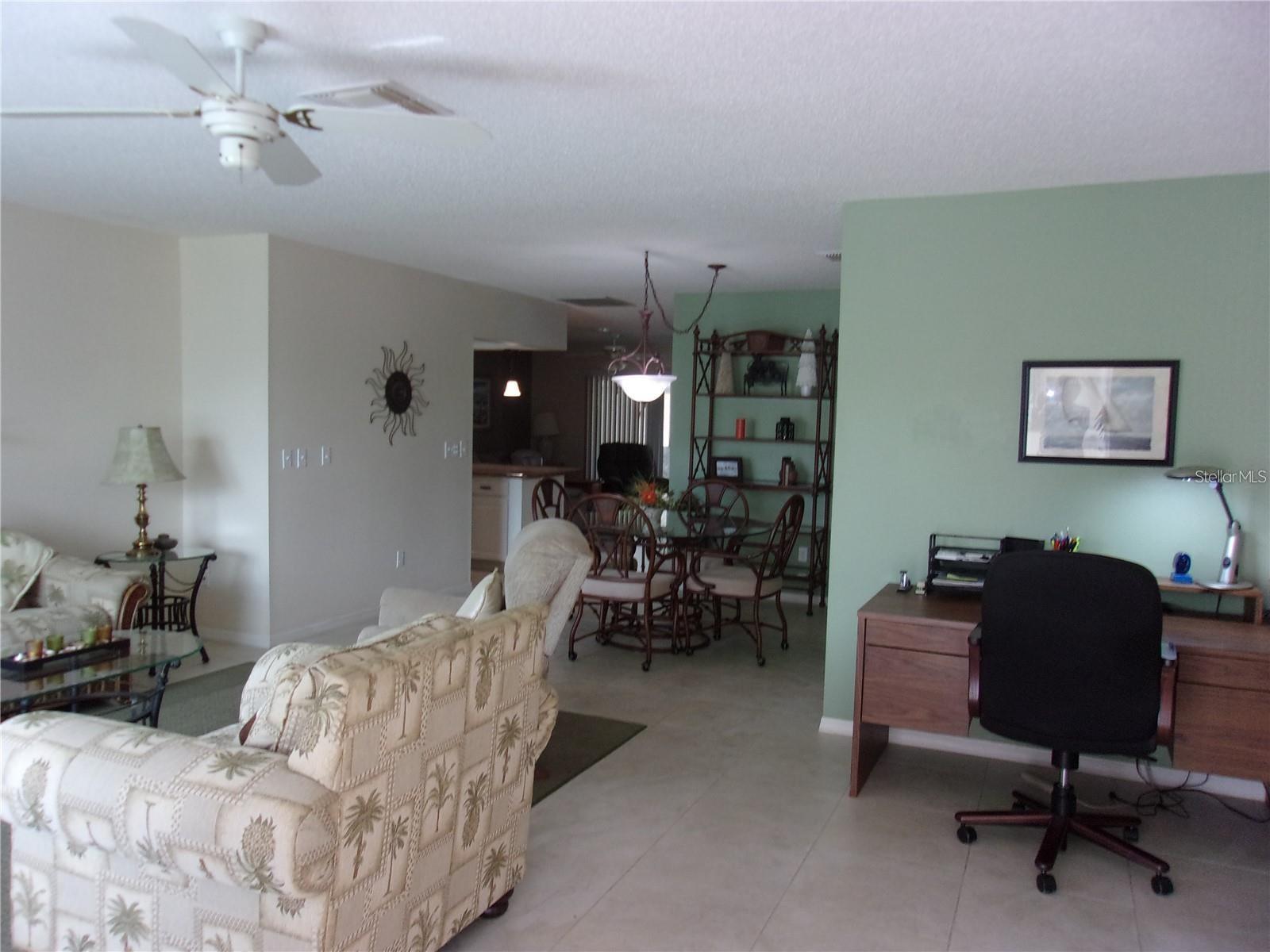 1814 Columbine Pl, Sun City Center, FL 33573