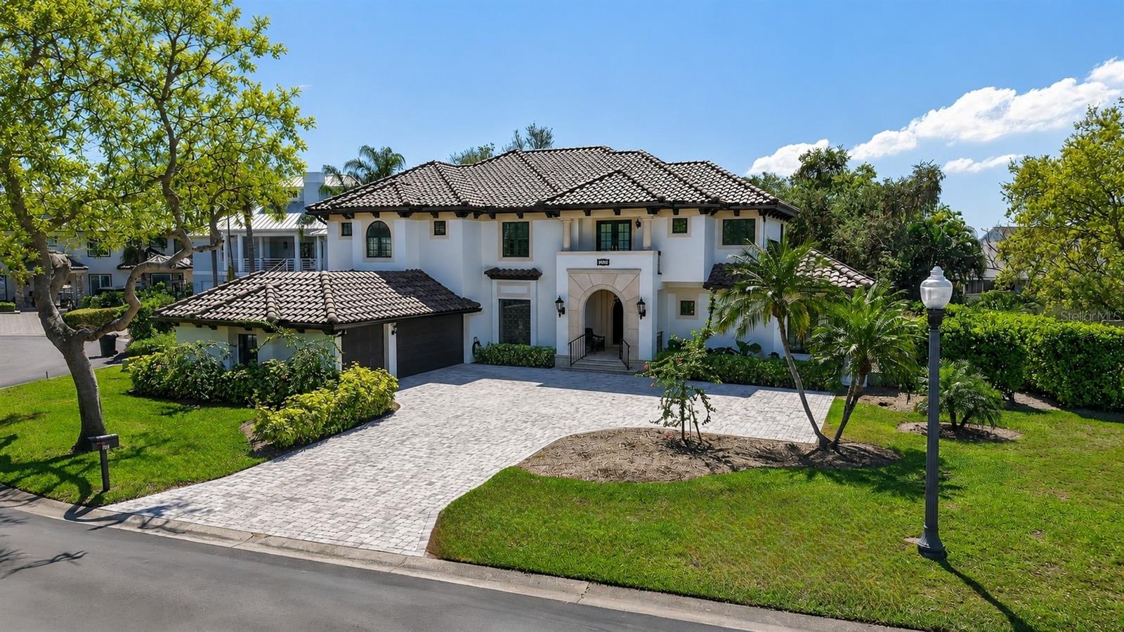 1100 Tortuga Cir NE, St Petersburg, FL 33702