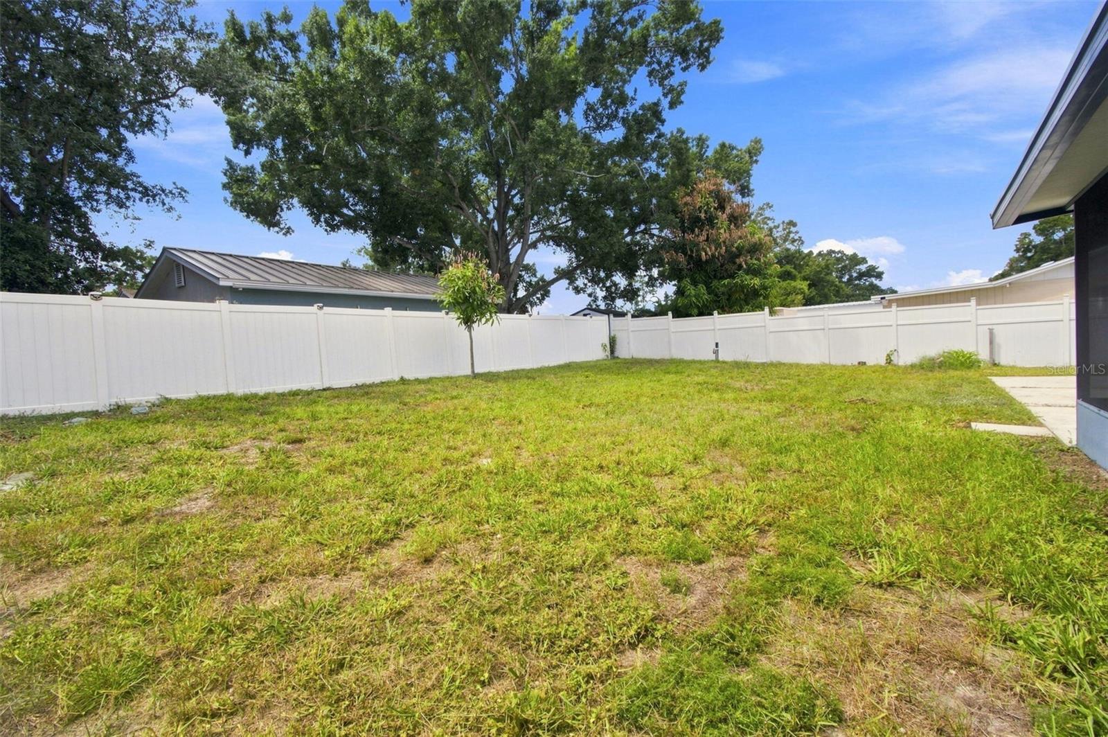 1719 Julian Ln Dr, Tampa, FL 33619