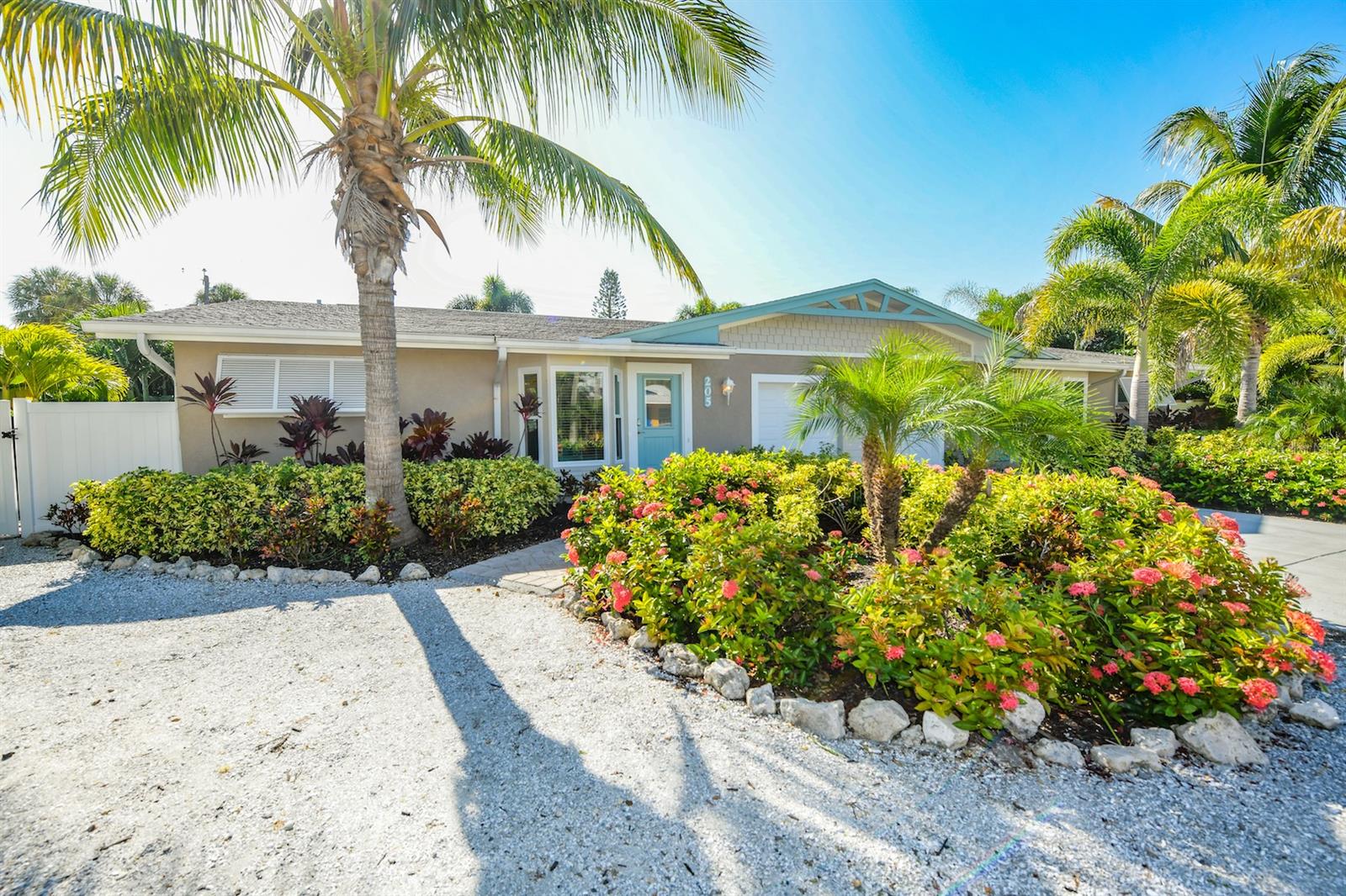 205 82nd St, Holmes Beach, FL 34217
