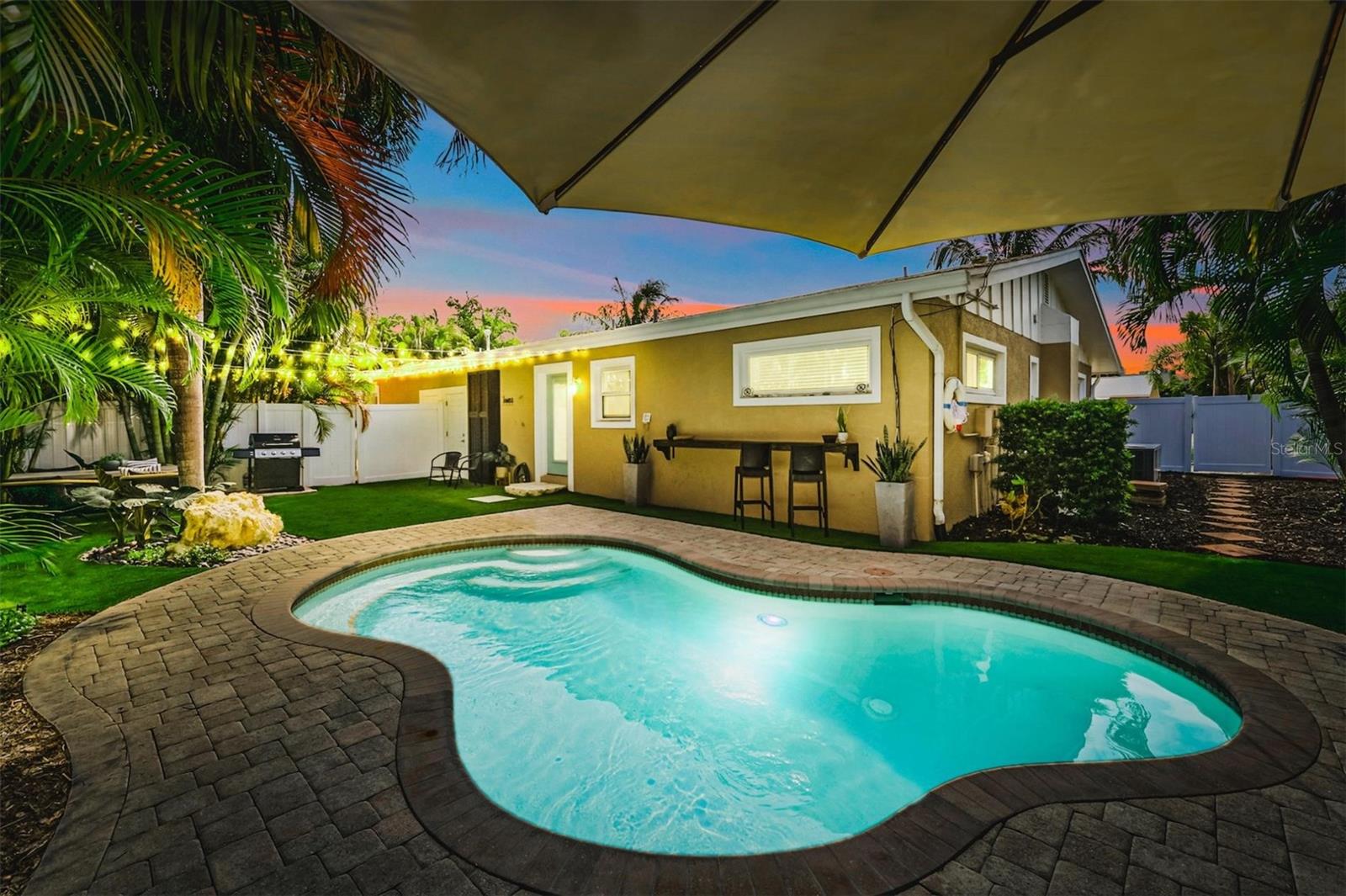 205 82nd St, Holmes Beach, FL 34217