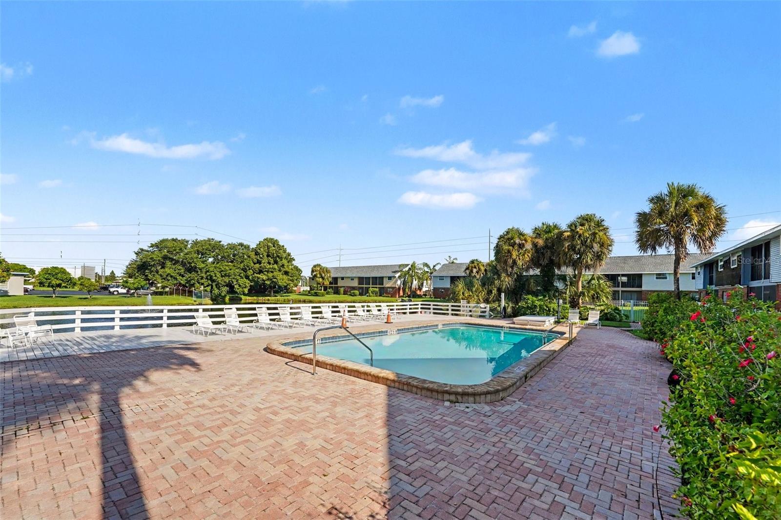 200 Countryclub Dr #1205, Largo, FL 33771