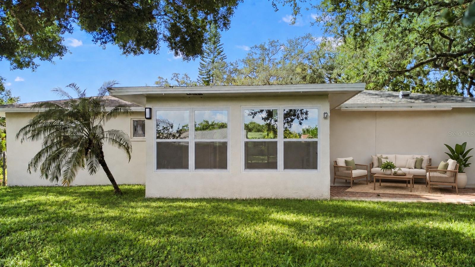 2040 Forest Dr, Clearwater, FL 33763