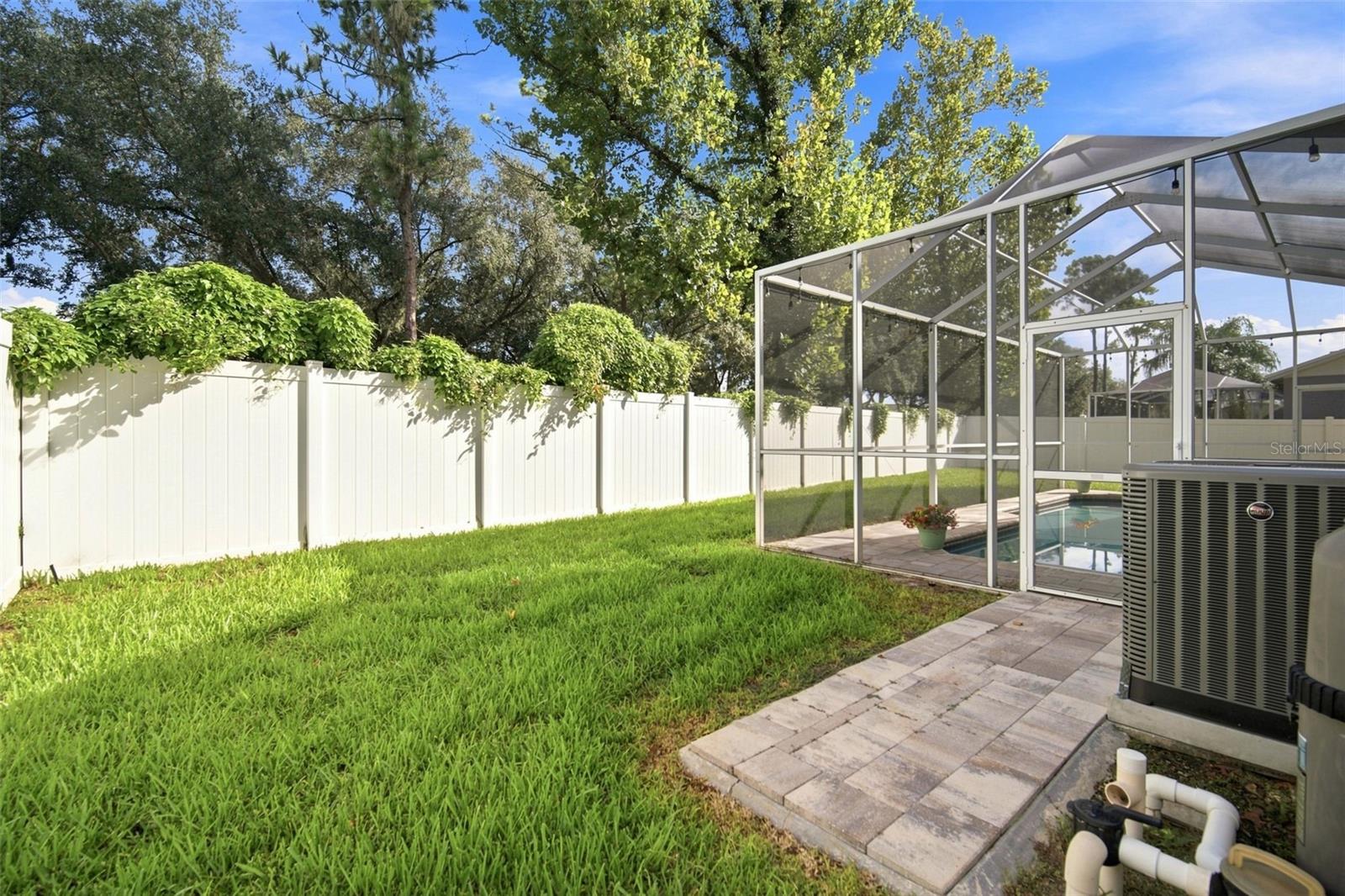 2020 Alafia Oaks Dr, Valrico, FL 33596