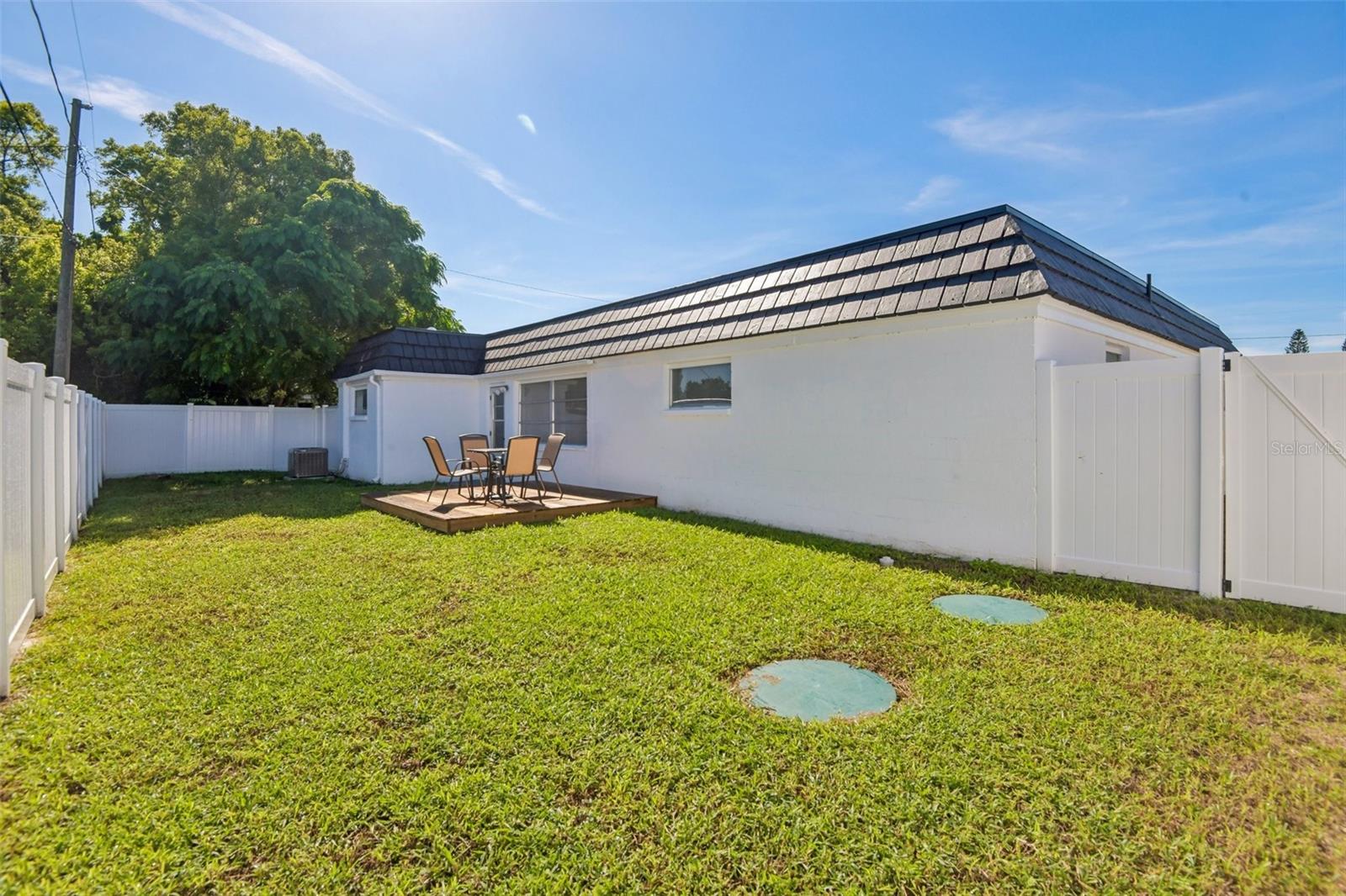 5137 Manor Dr, New Port Richey, FL 34652
