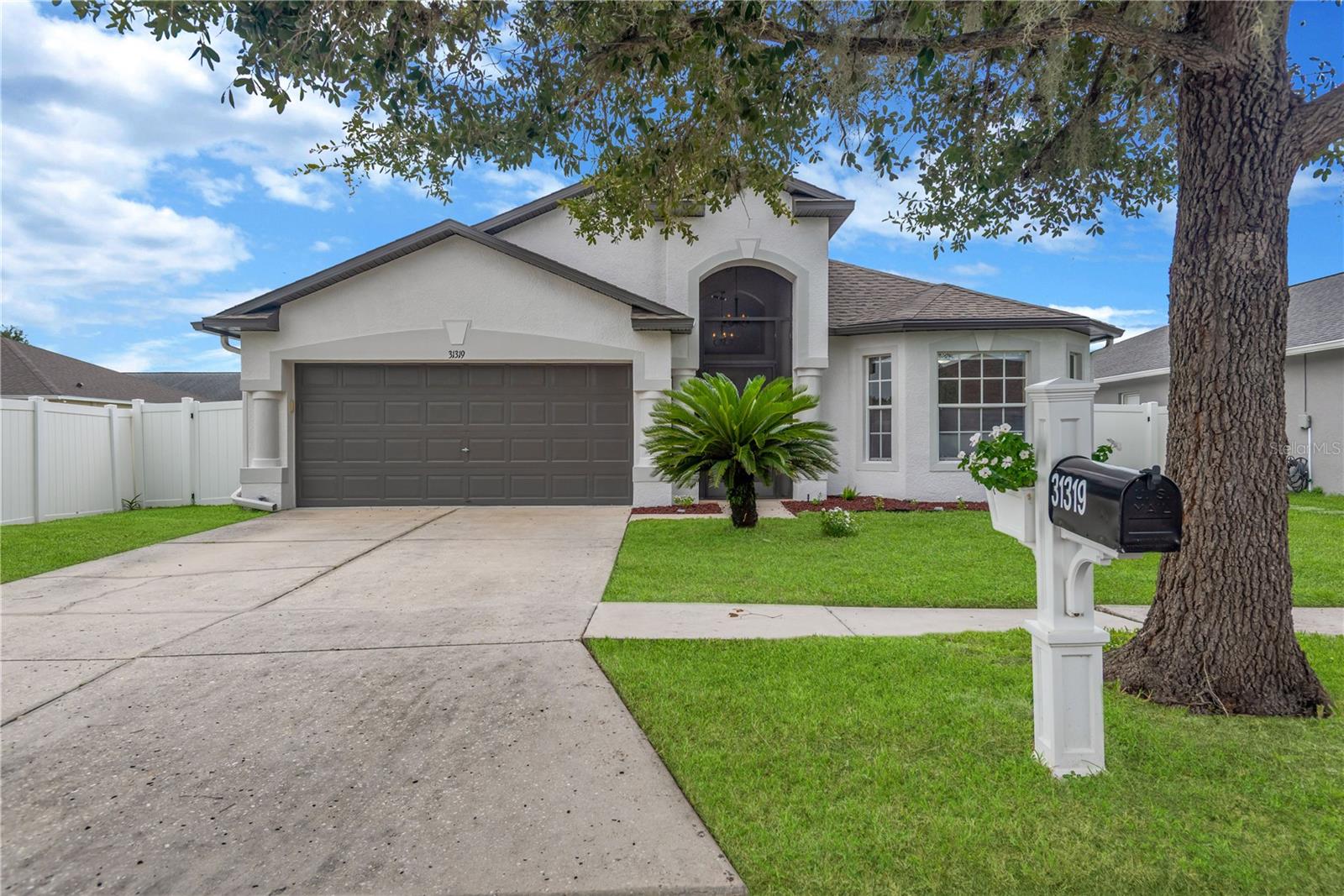 31319 Golden Gate Dr, Wesley Chapel, FL 33545