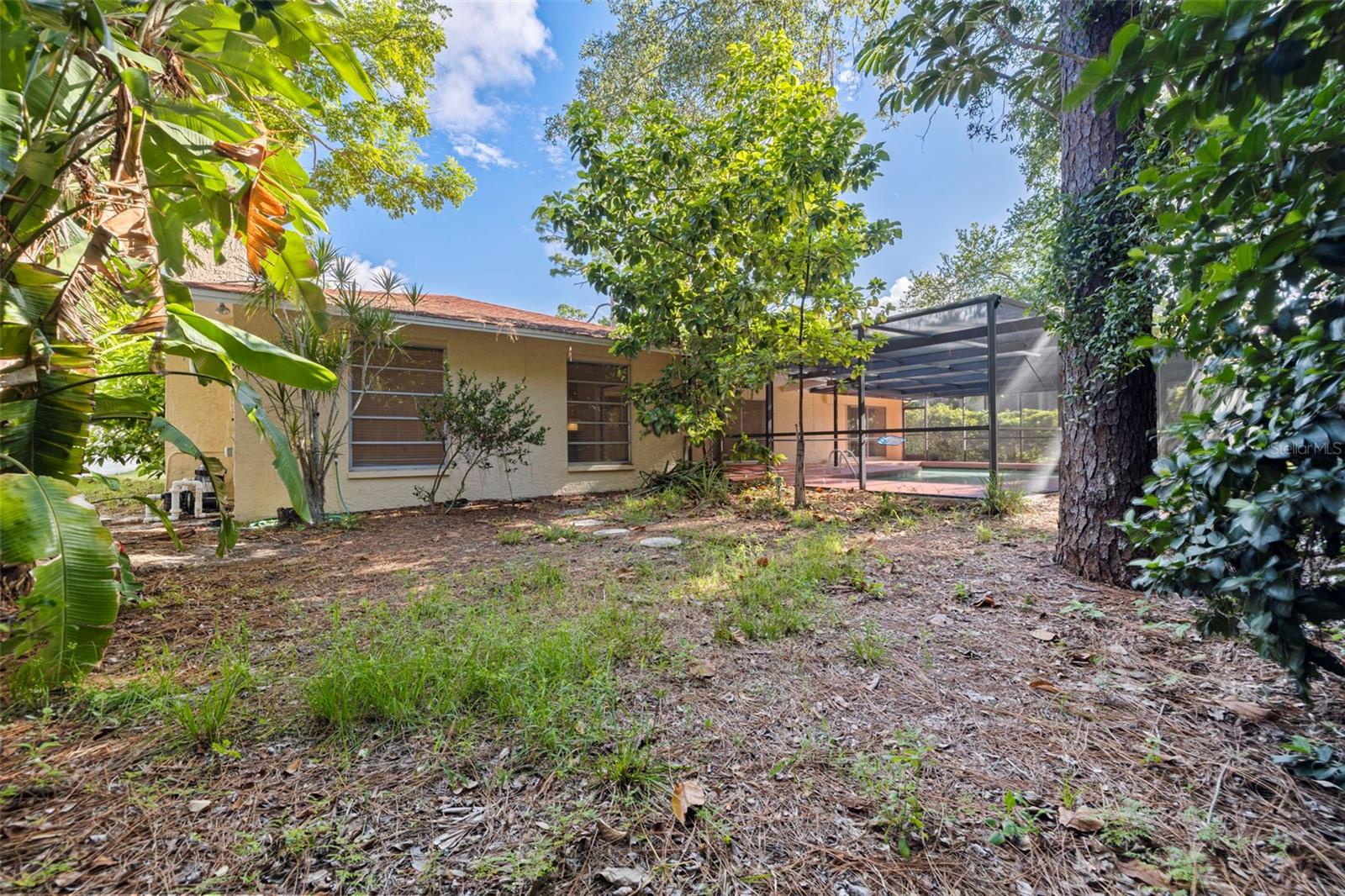 1374 Indian Trl N, Palm Harbor, FL 34683