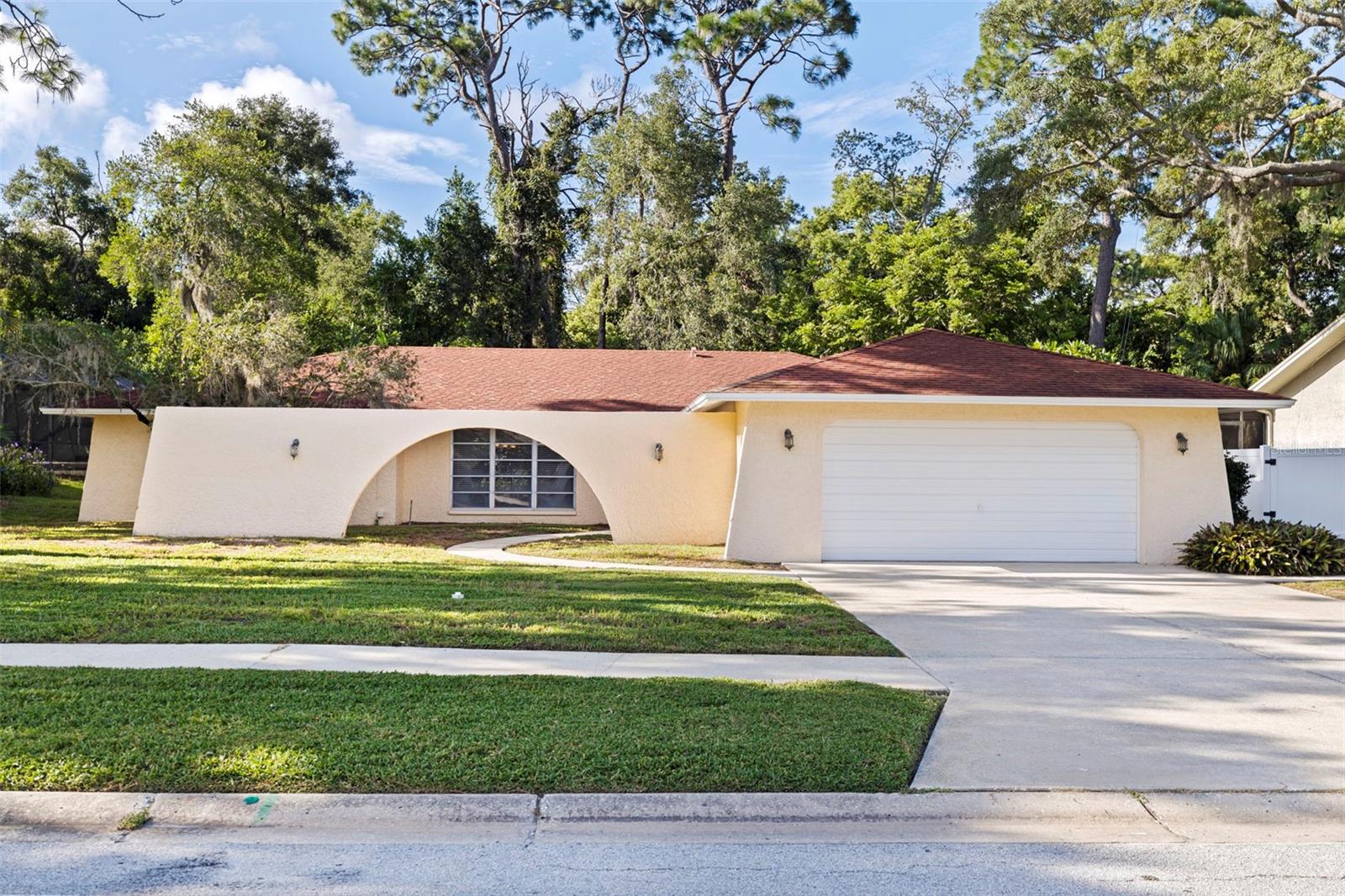 1374 Indian Trl N, Palm Harbor, FL 34683