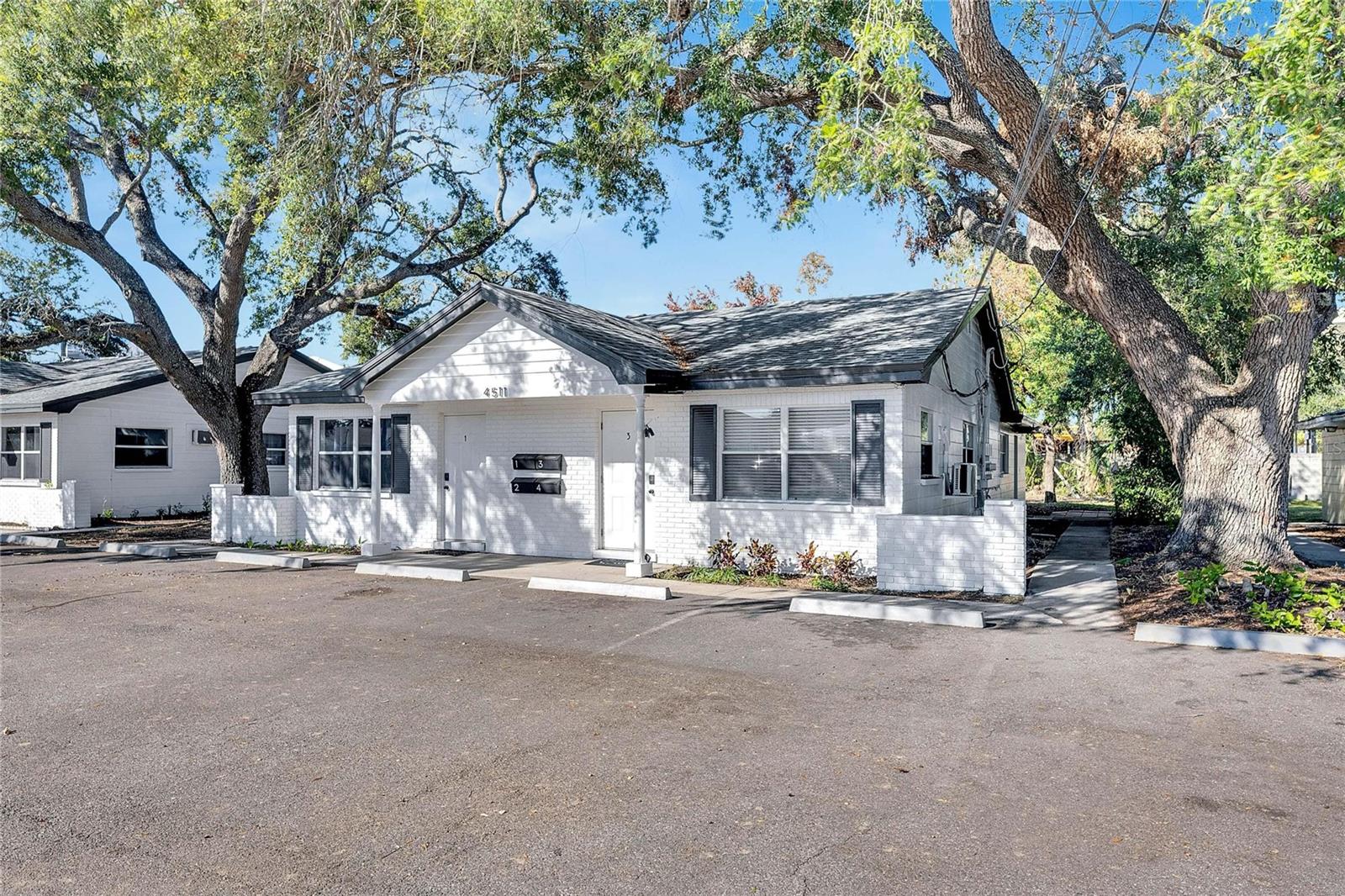 4511 W Mcelroy Ave, Tampa, FL 33611