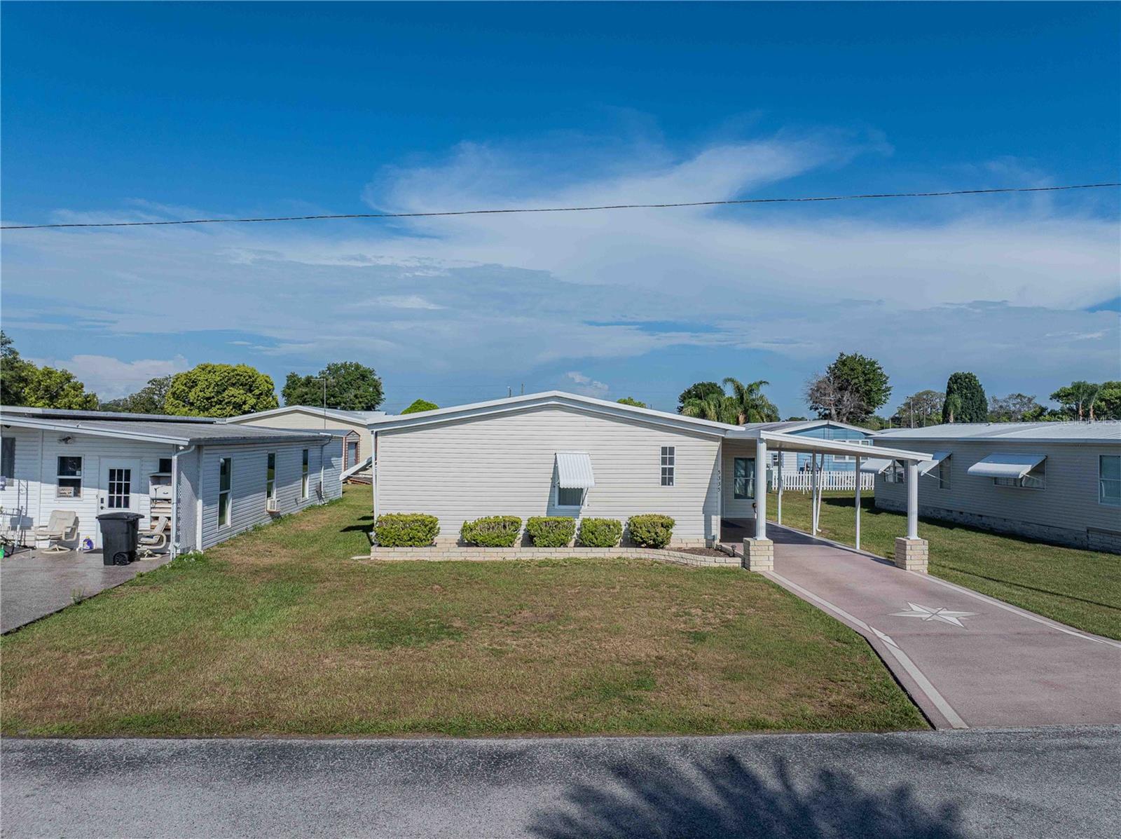 5335 Powhattan St, Zephyrhills, FL 33542