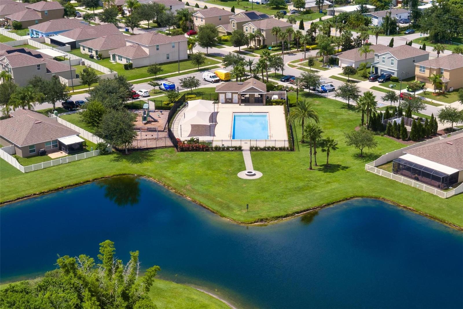 304 Cascade Bend Dr, Ruskin, FL 33570