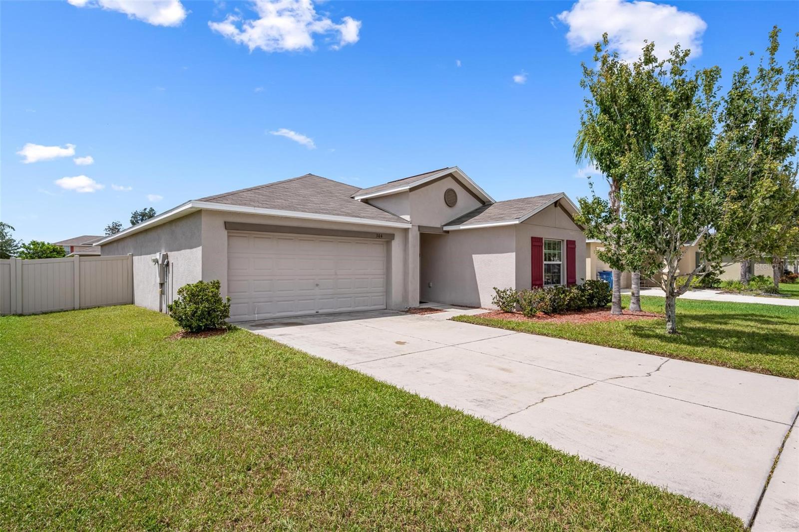 304 Cascade Bend Dr, Ruskin, FL 33570