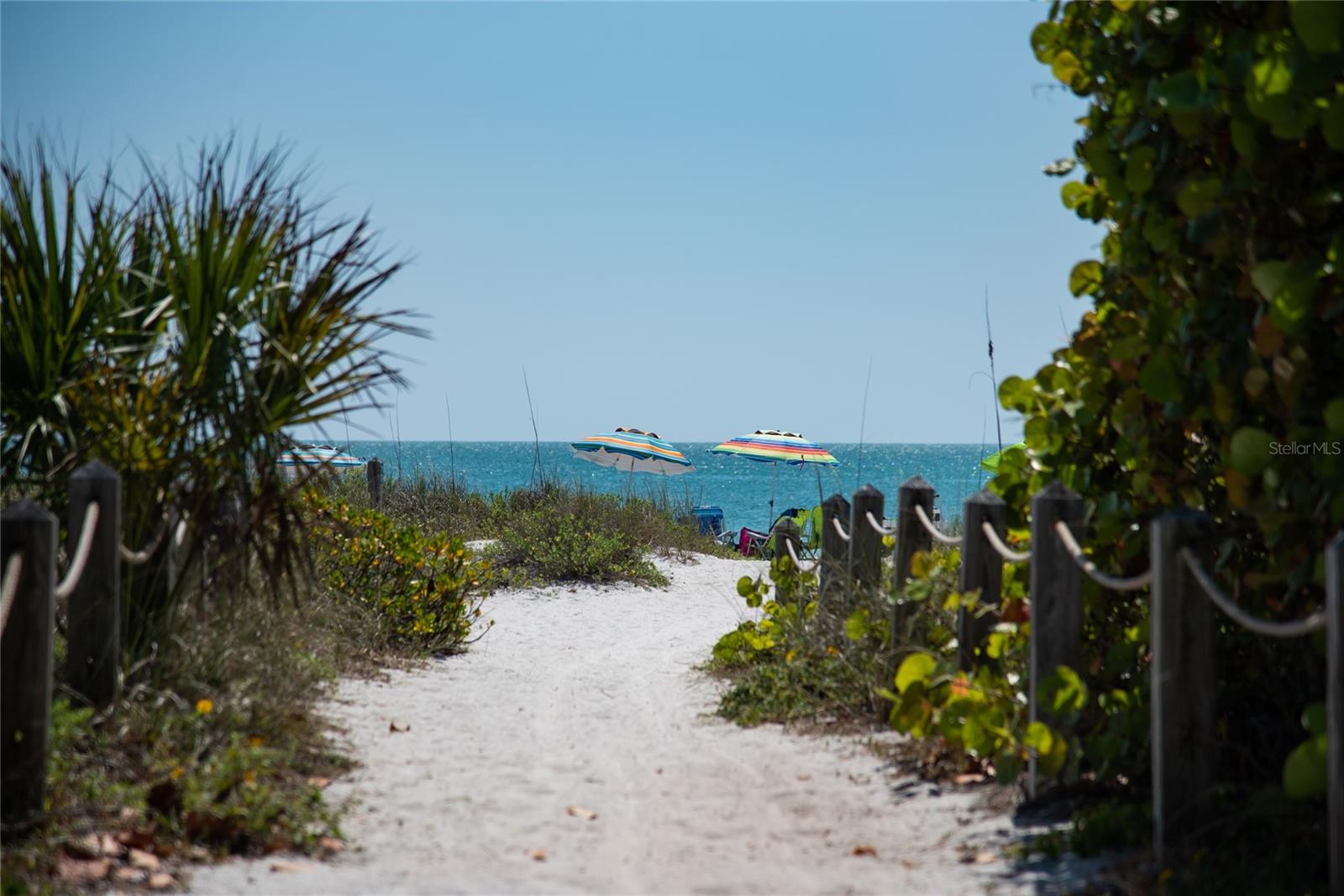 117 79th St, Holmes Beach, FL 34217
