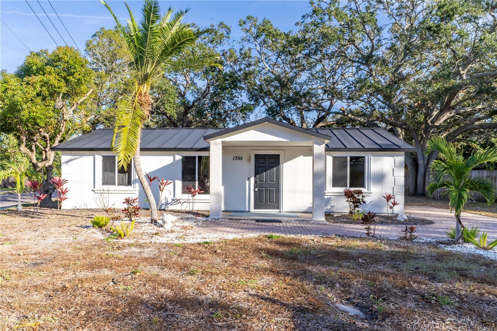 1395 Davis Rd, Dunedin, FL 34698