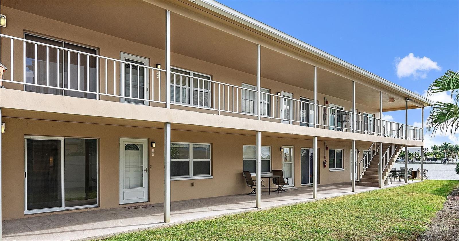 283 104th Ave #106, Treasure Island, FL 33706