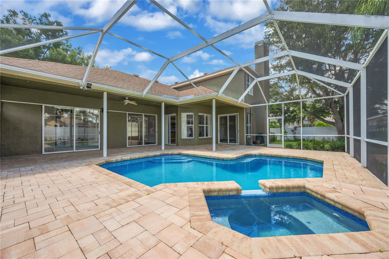 2304 Delamere Ct, Valrico, FL 33596
