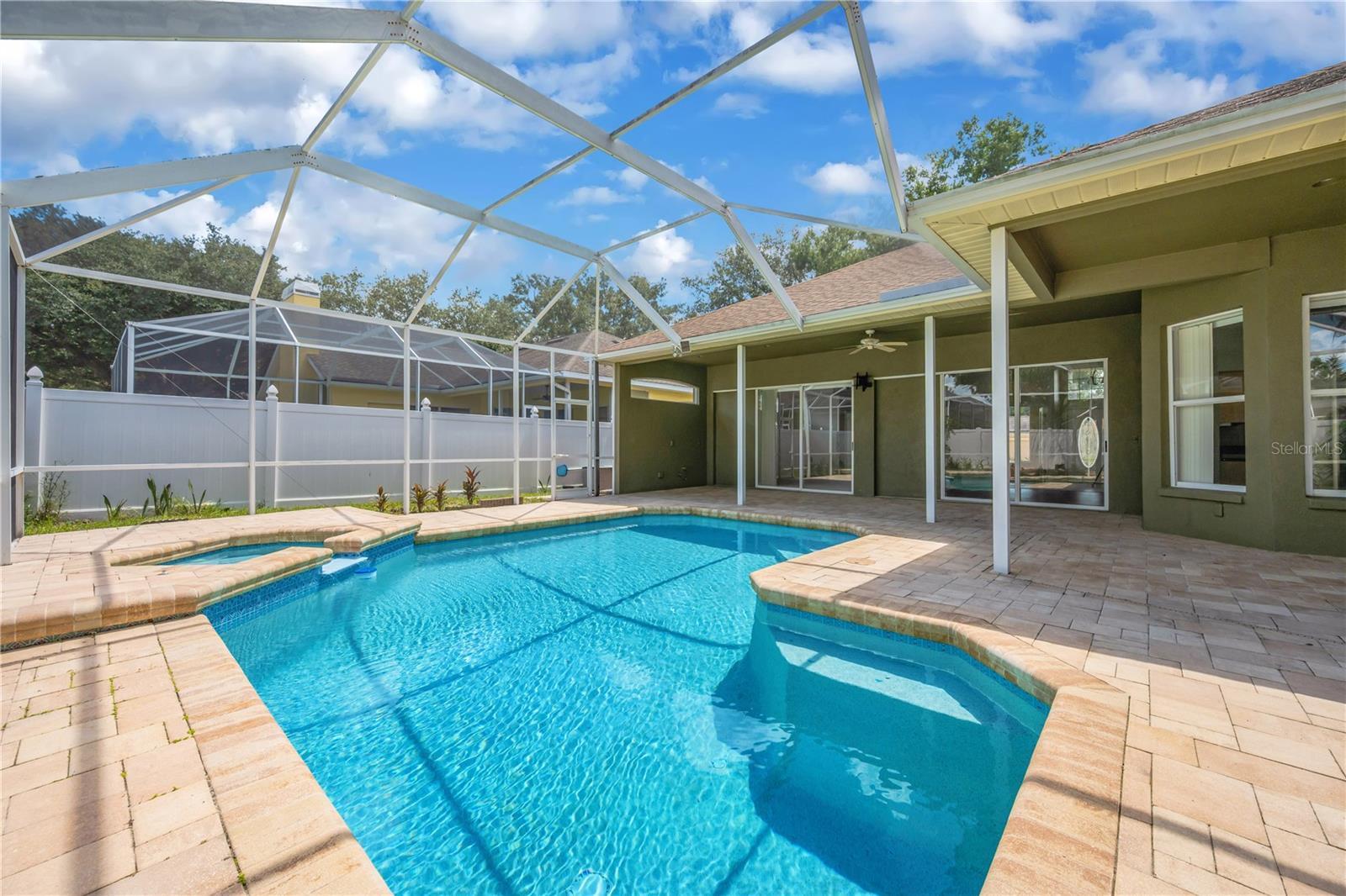 2304 Delamere Ct, Valrico, FL 33596