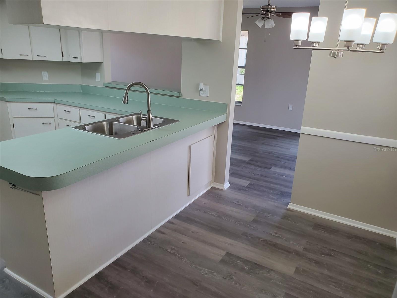 3936 Sailmaker Ln, Holiday, FL 34691