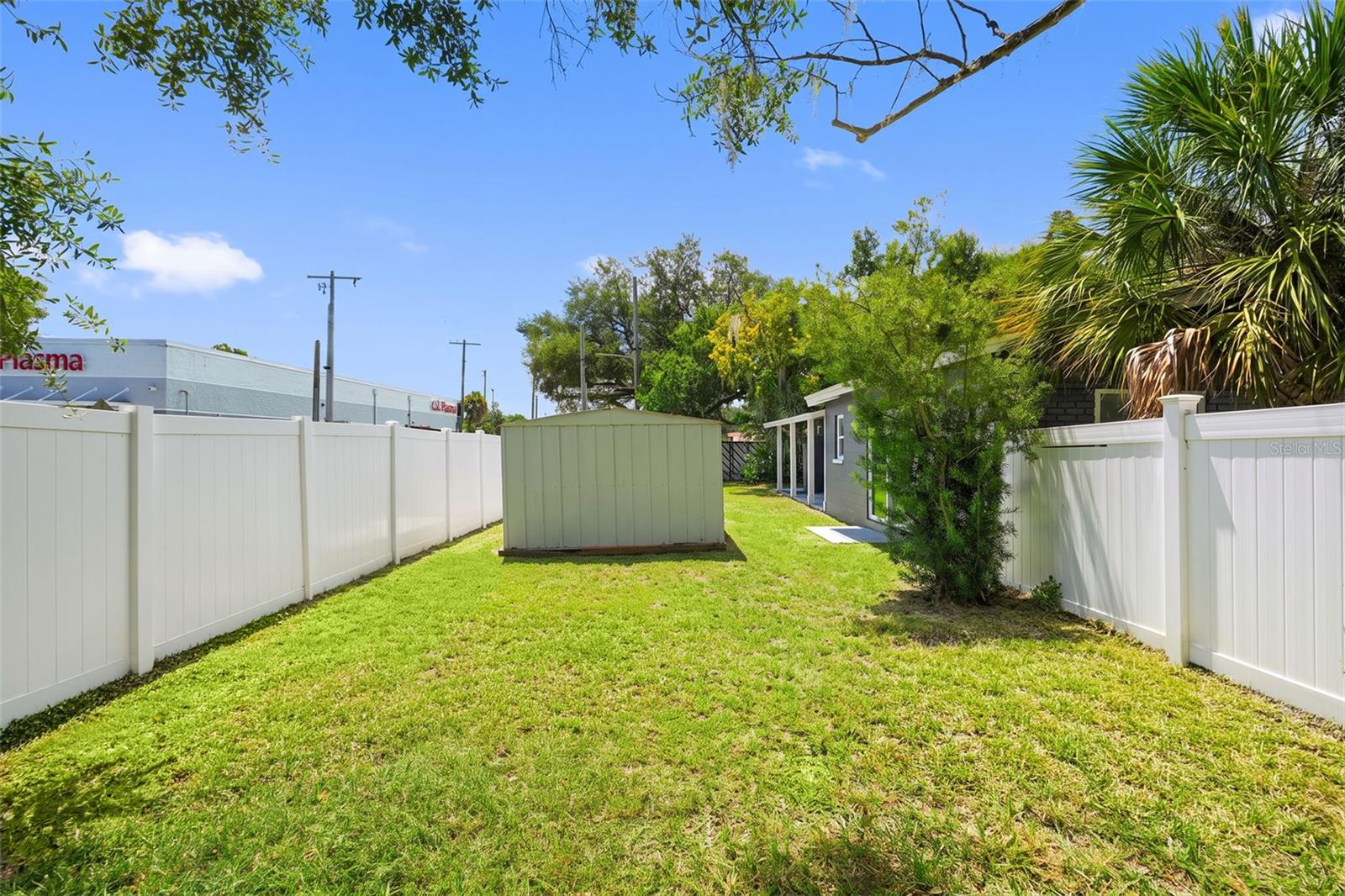 1409 College Park Ln, Tampa, FL 33612