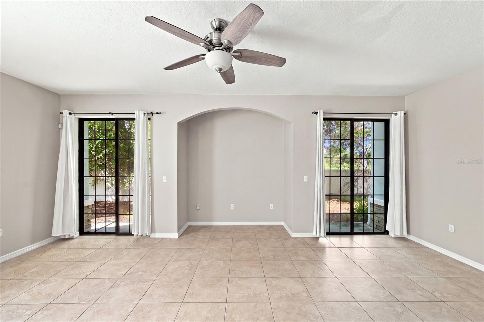 5519 Kinglethill Dr, Lithia, FL 33547