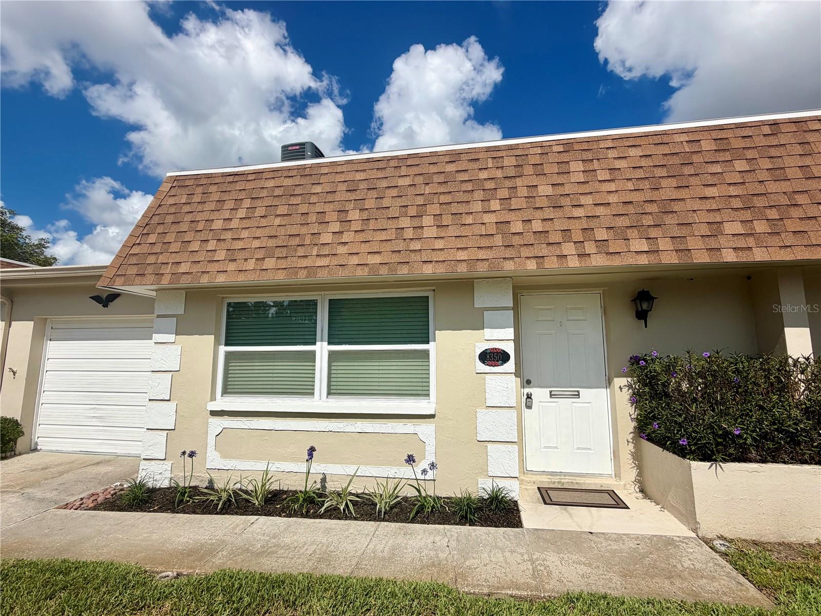 8350 Burgundy Dr N, Pinellas Park, FL 33781