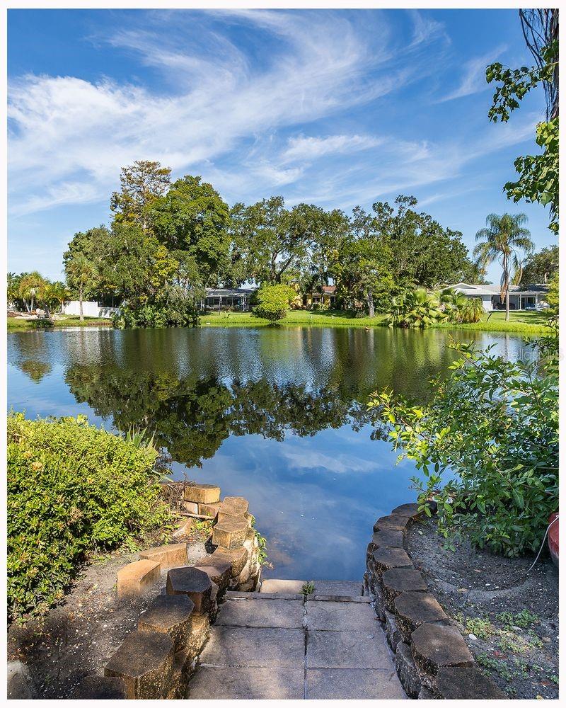 11555 Pine St, Seminole, FL 33772