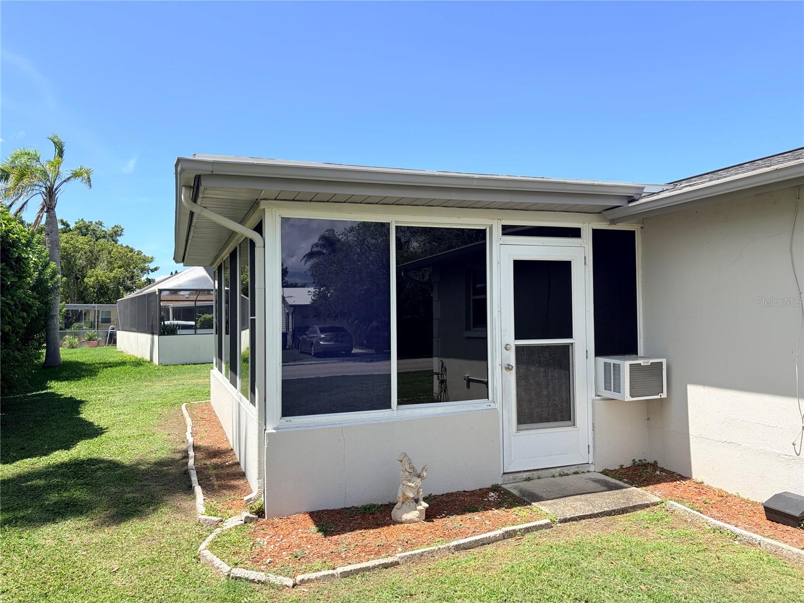 Holiday, FL 34691