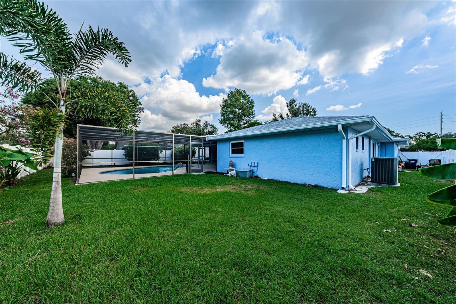 1886 Argile Dr, Dunedin, FL 34698