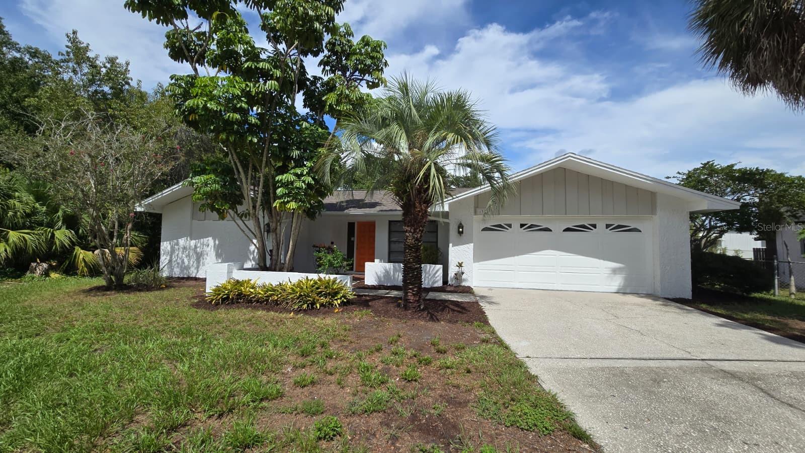 1381 Forest Lawn Ct, Tarpon Springs, FL 34689