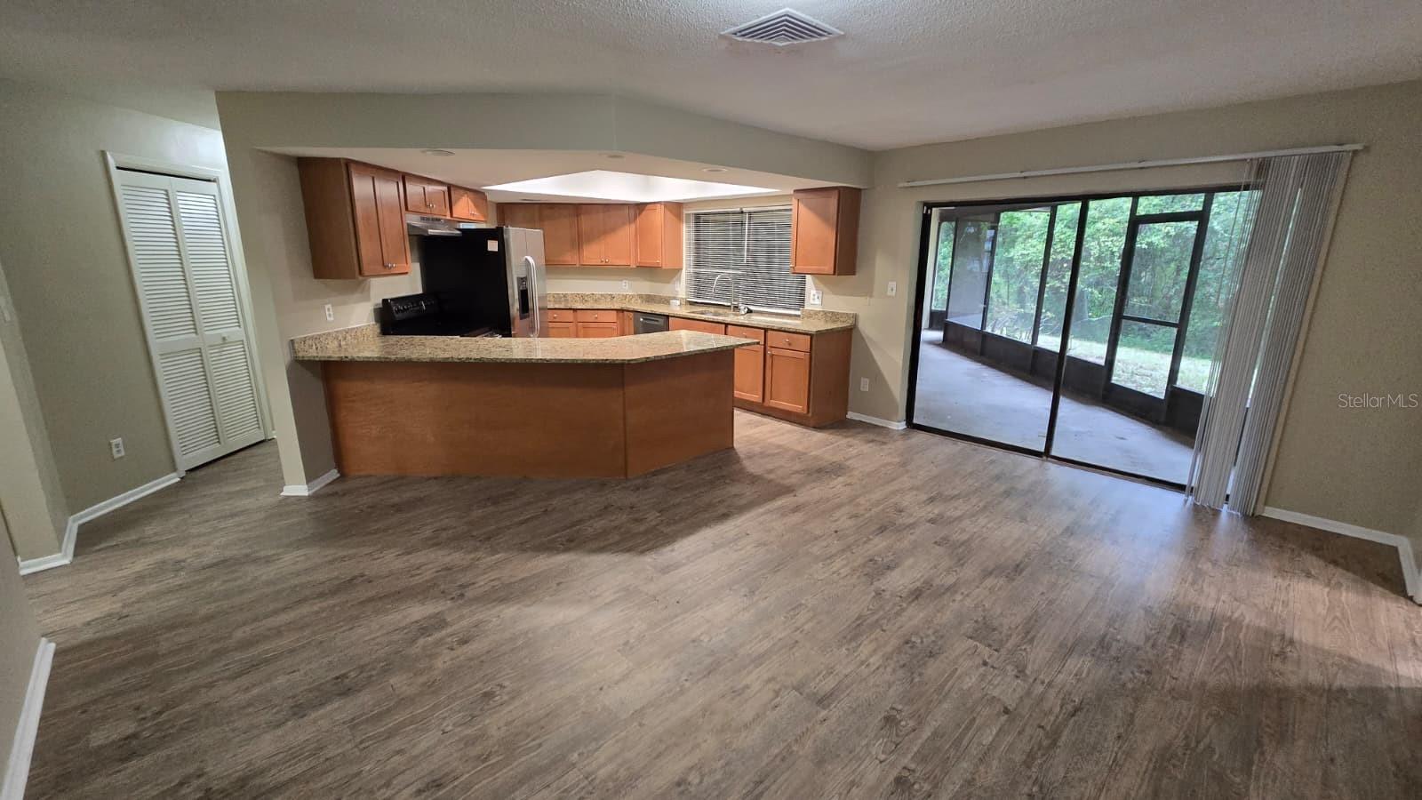 1381 Forest Lawn Ct, Tarpon Springs, FL 34689