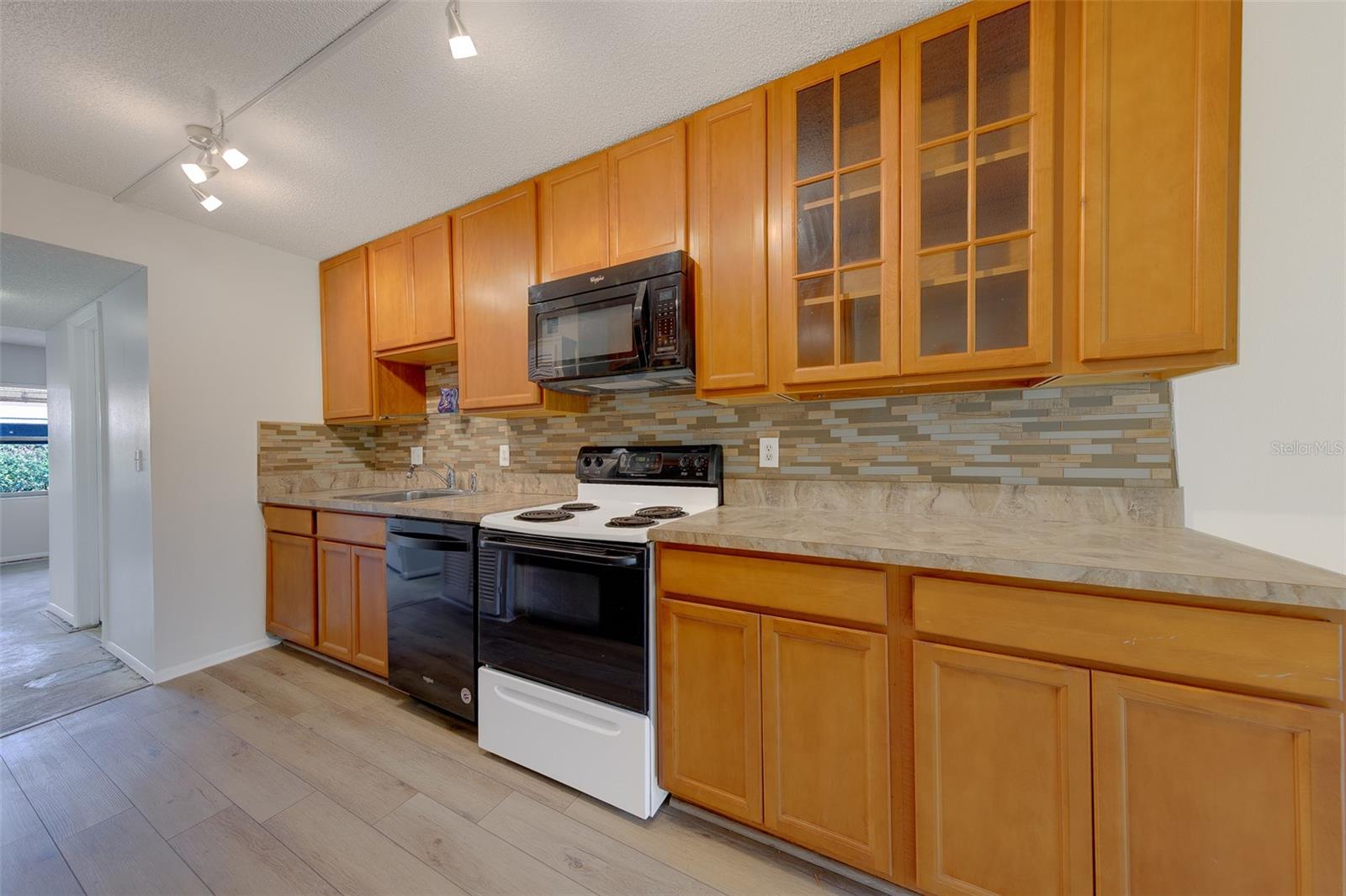5090 Bay St NE #124, St Petersburg, FL 33703