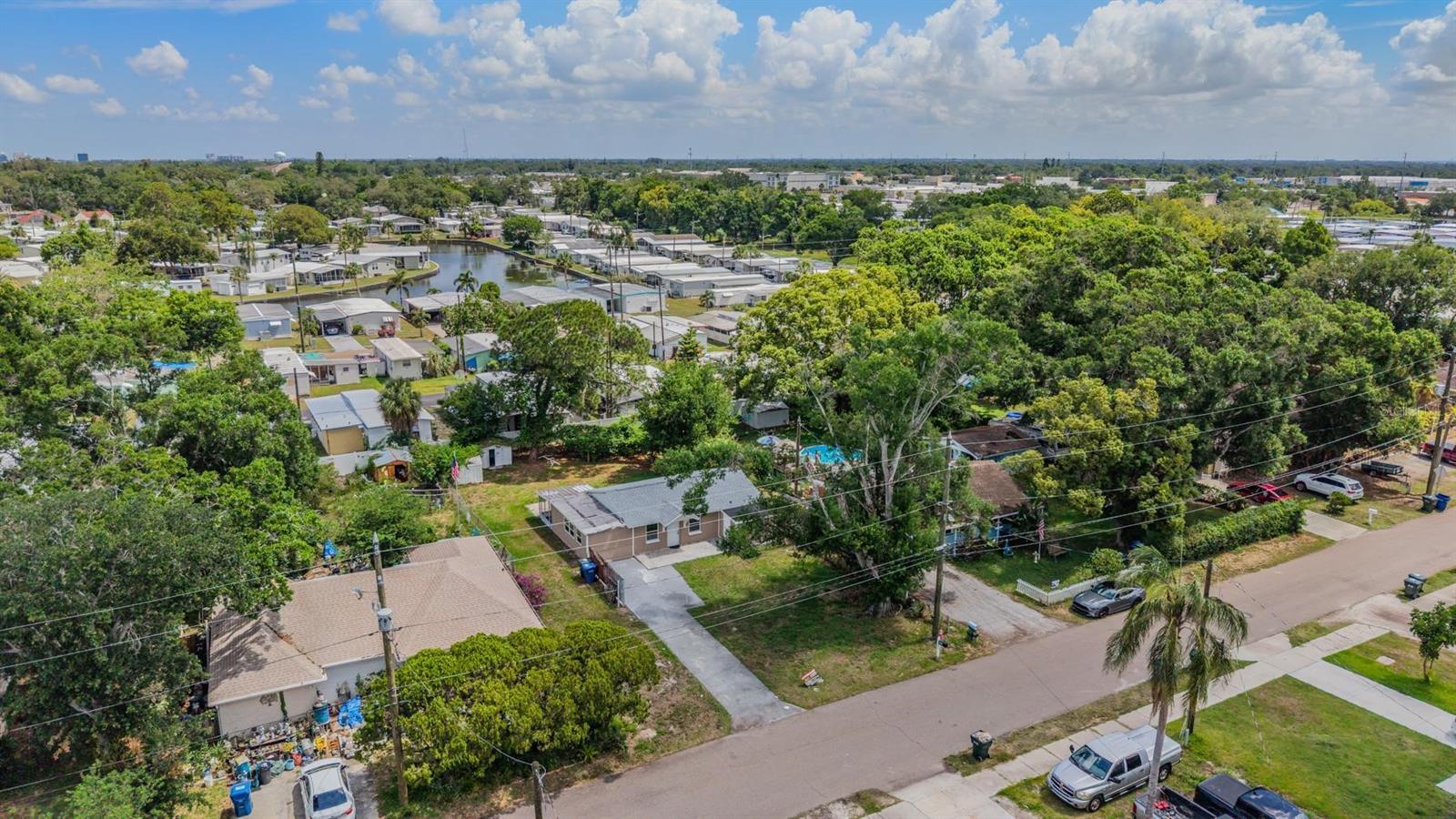 636 Stremma Rd, Largo, FL 33770