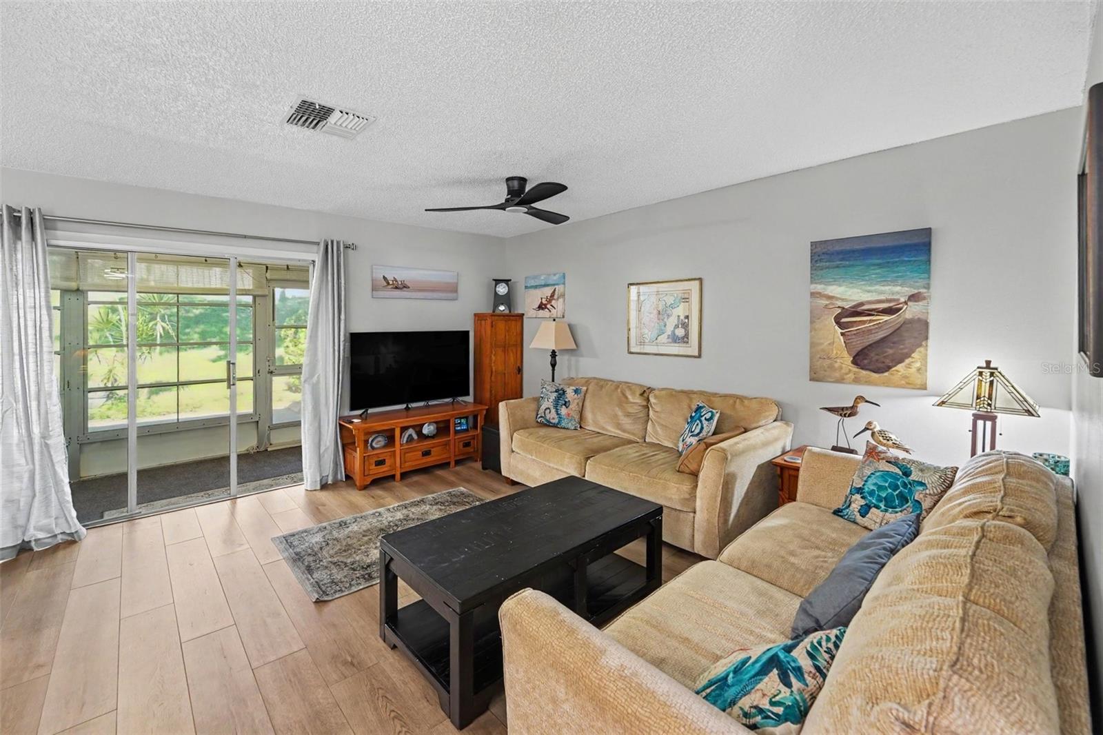 1652 Highland Club Ln, Palm Harbor, FL 34684