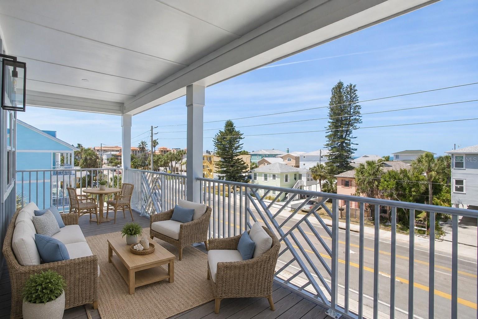140 92nd Ave, Treasure Island, FL 33706
