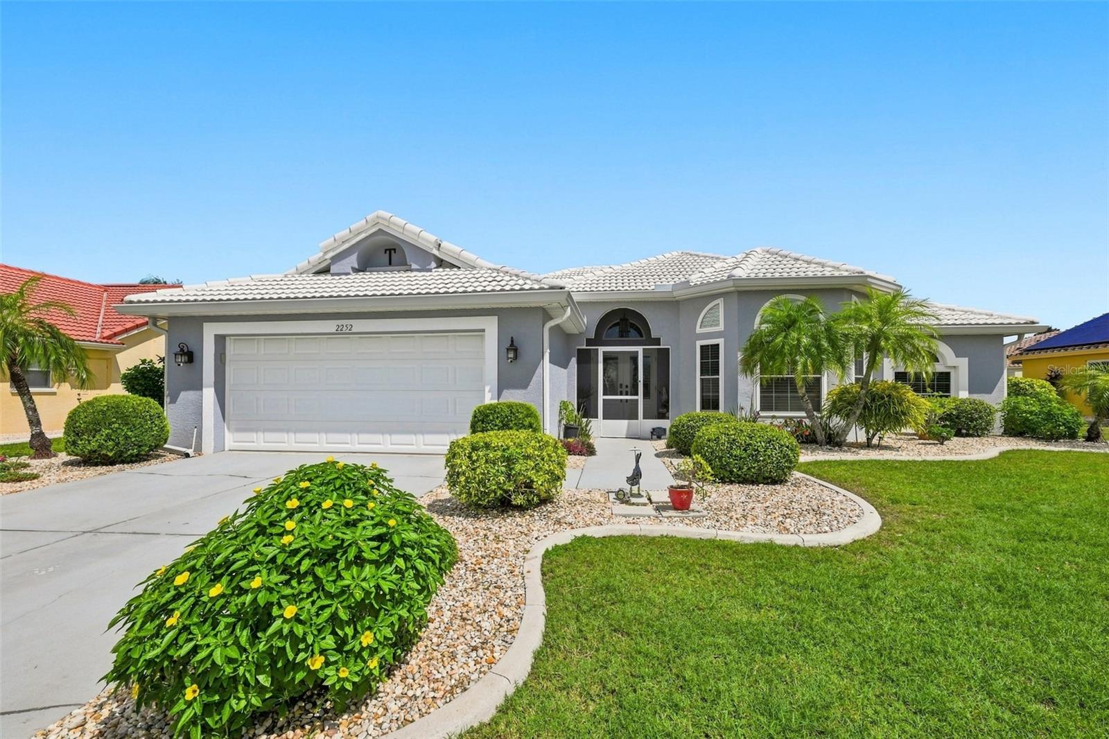 2252 New Bedford Dr, Sun City Center, FL 33573