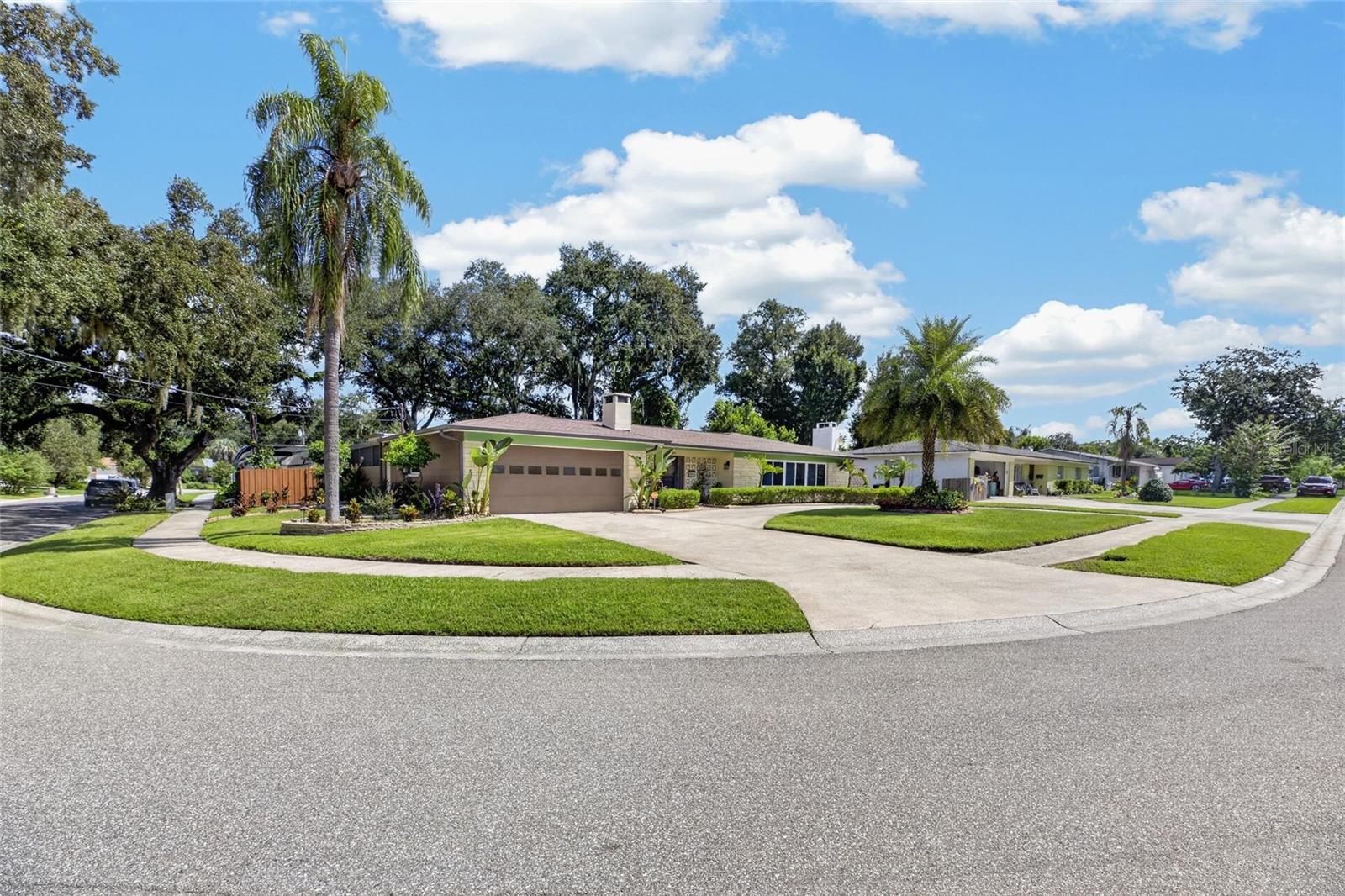 506 S Larry Cir, Brandon, FL 33511