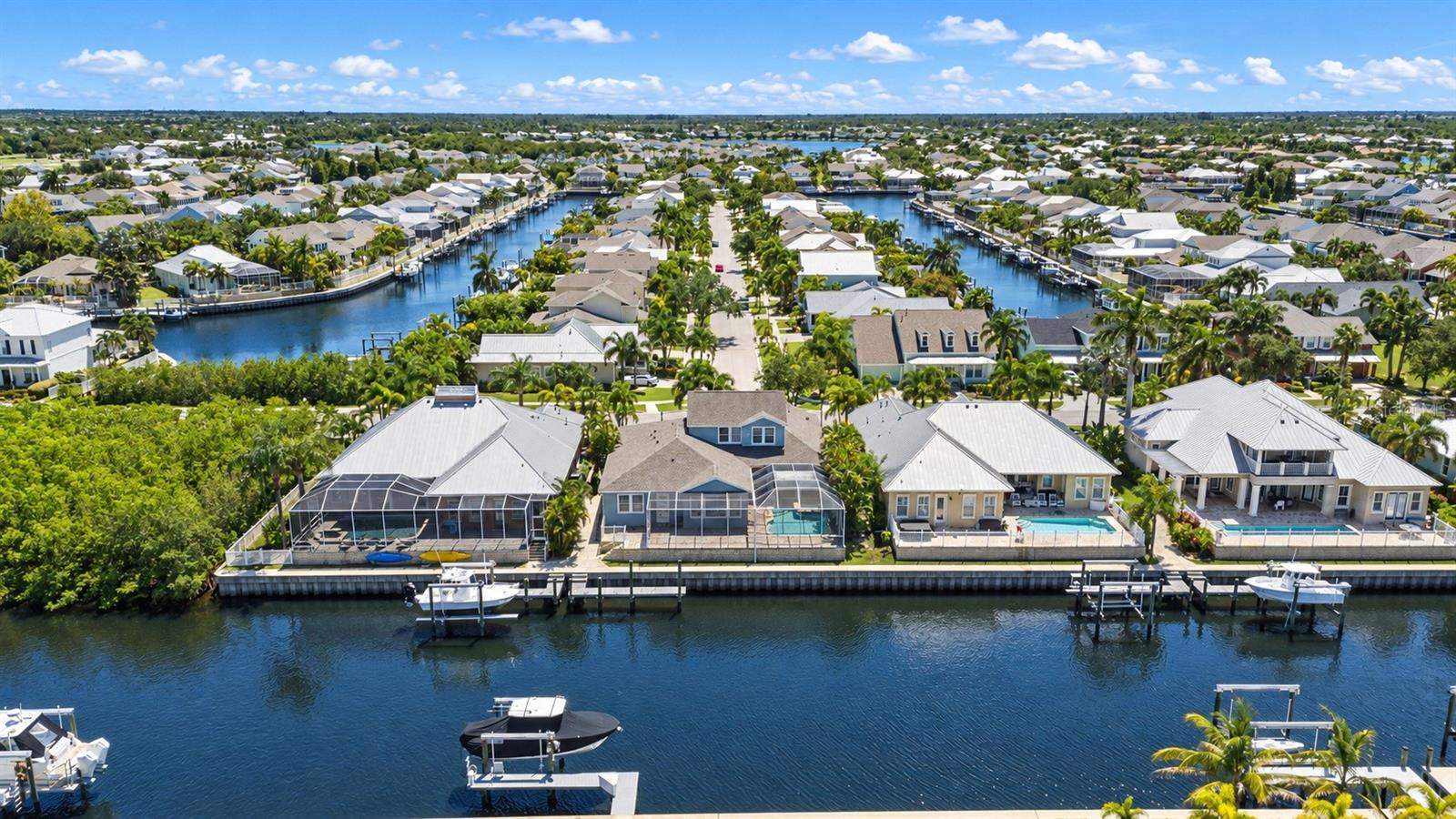 603 Islebay Dr, Apollo Beach, FL 33572