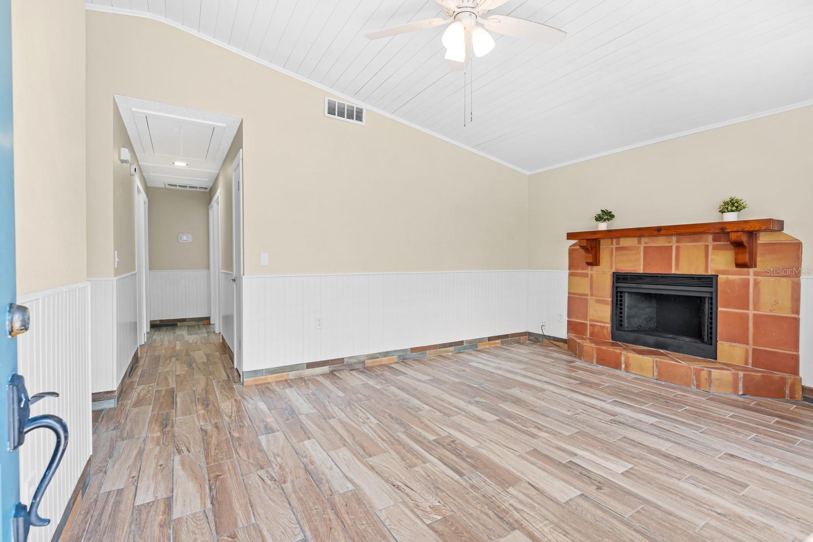 1205 Mohrlake Dr, Brandon, FL 33511