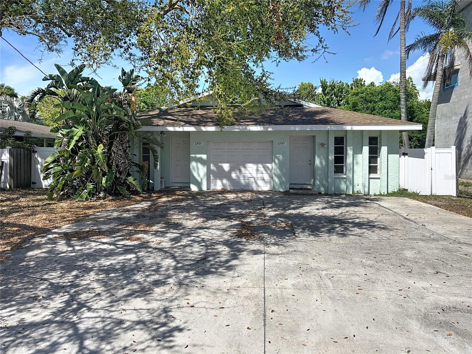 1059710595 101st Ave, Seminole, FL 33772