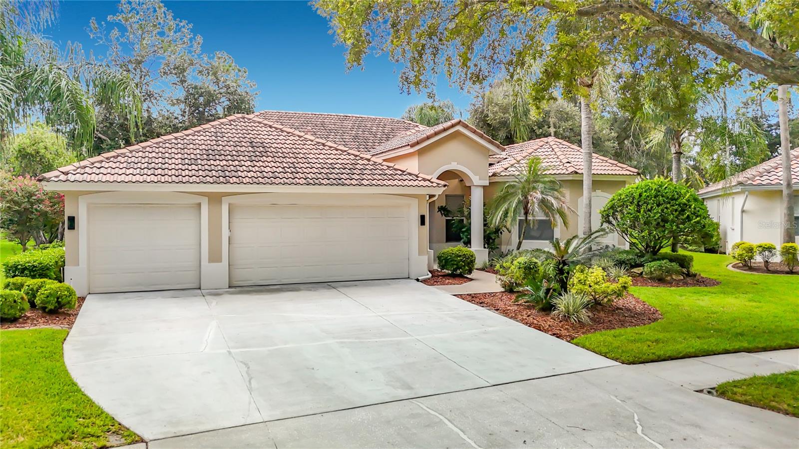 10221 Garden Alcove Dr, Tampa, FL 33647