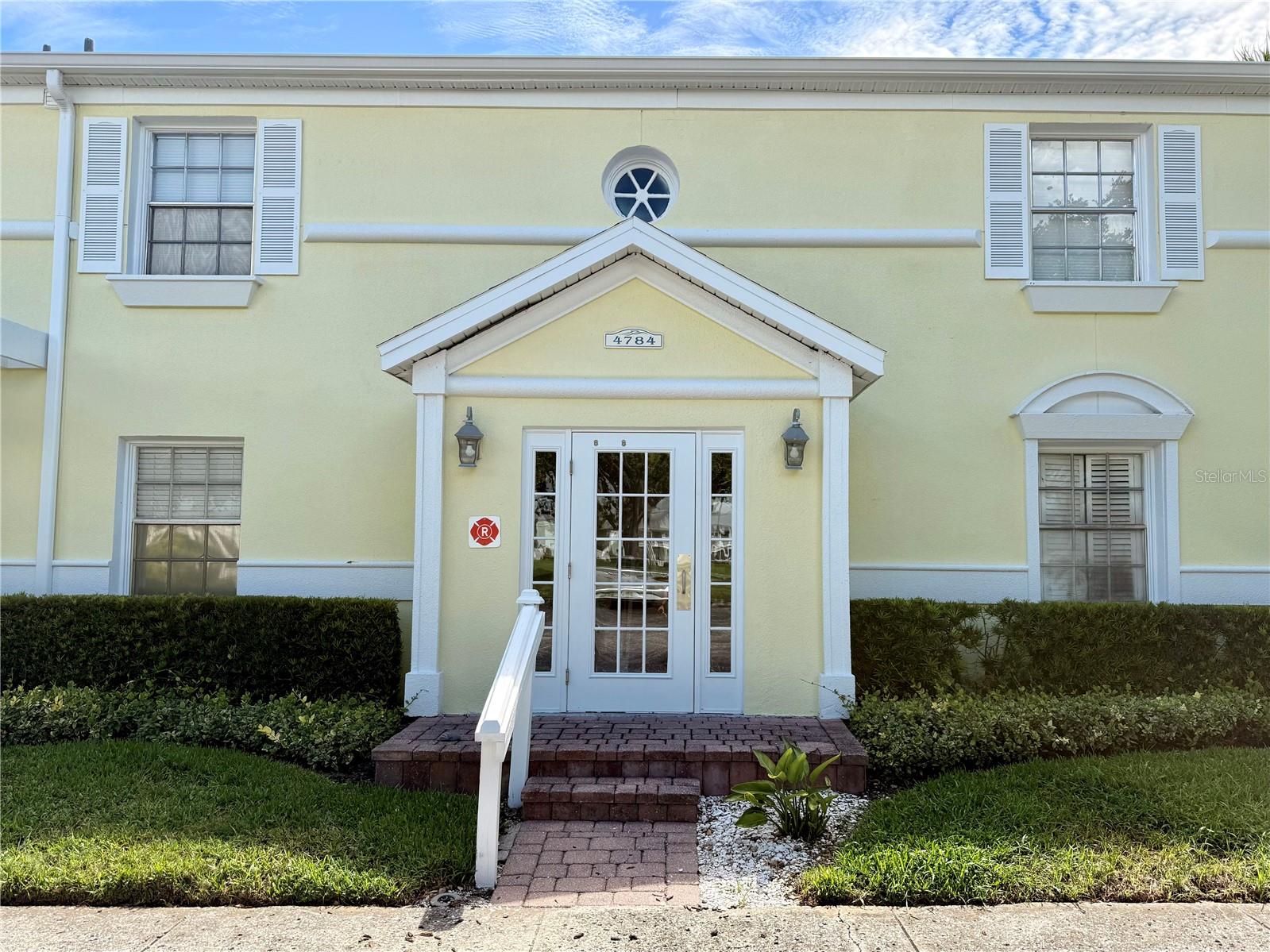 4784 Beach Dr SE #B, St Petersburg, FL 33705