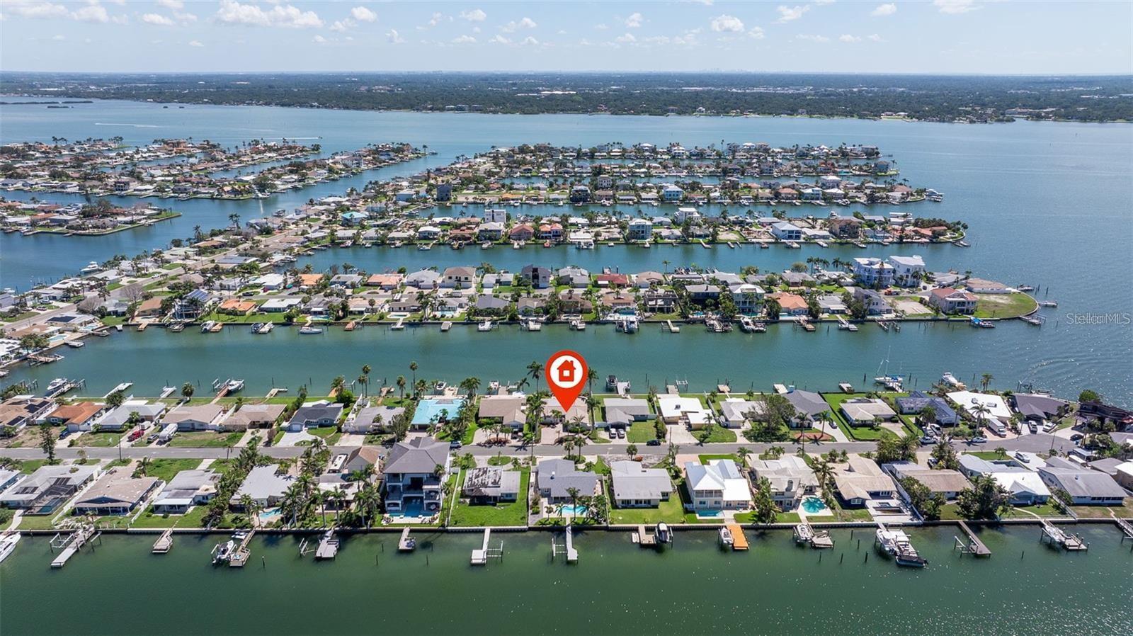 11225 4th St E, Treasure Island, FL 33706