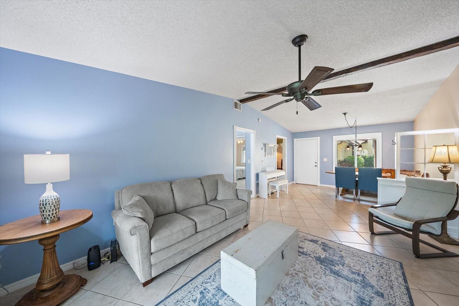 1205 56th St W, Bradenton, FL 34209