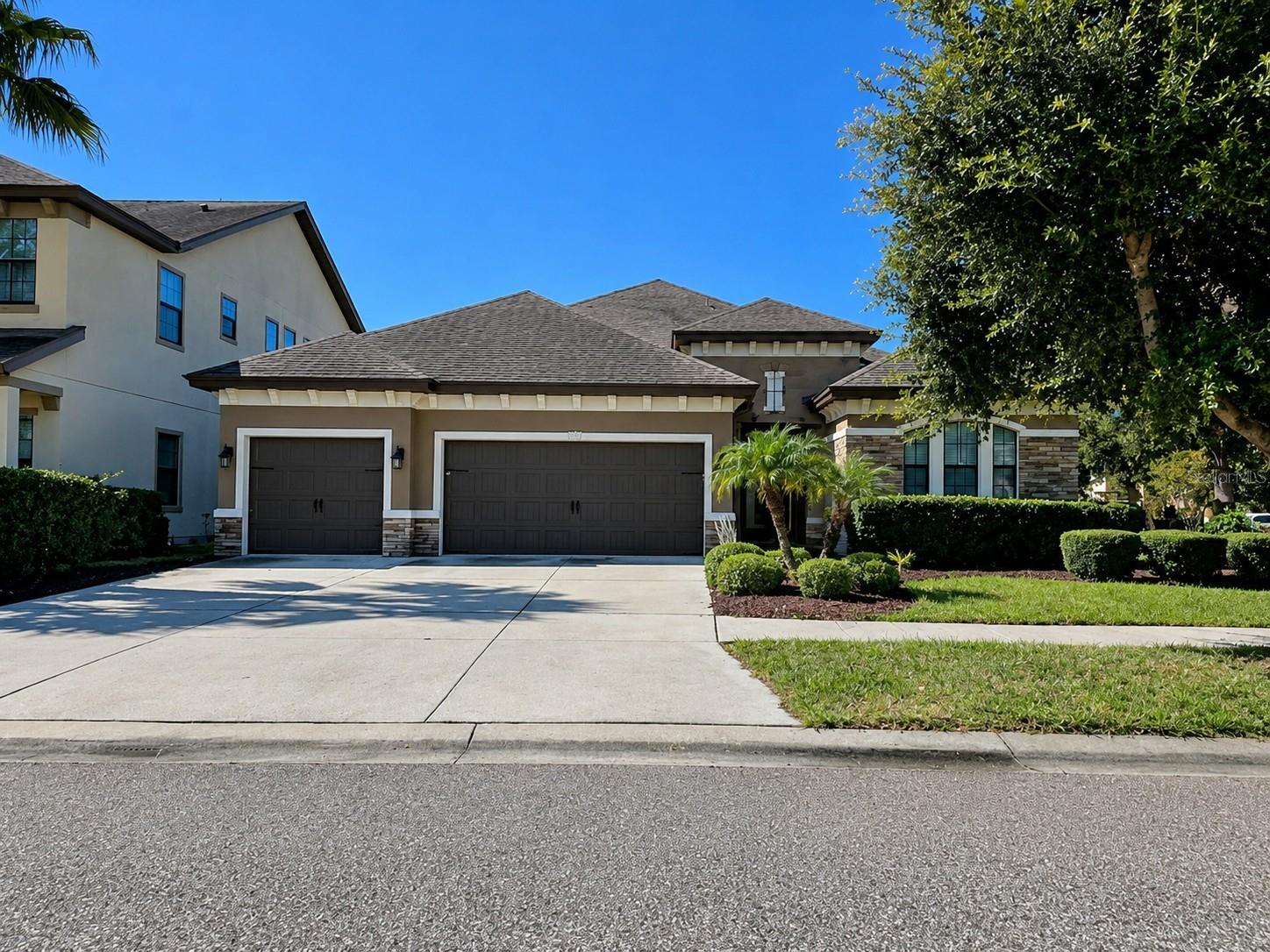 10911 Charmwood Dr, Riverview, FL 33569