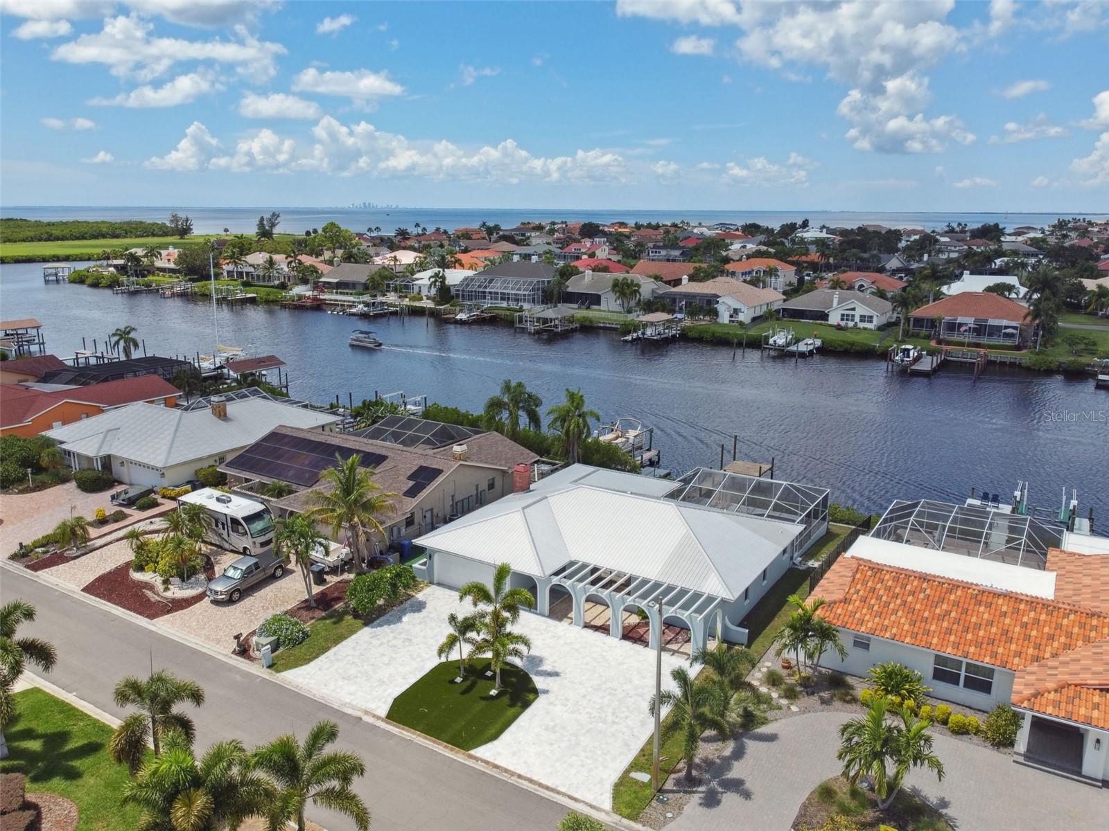 919 Chipaway Dr, Apollo Beach, FL 33572